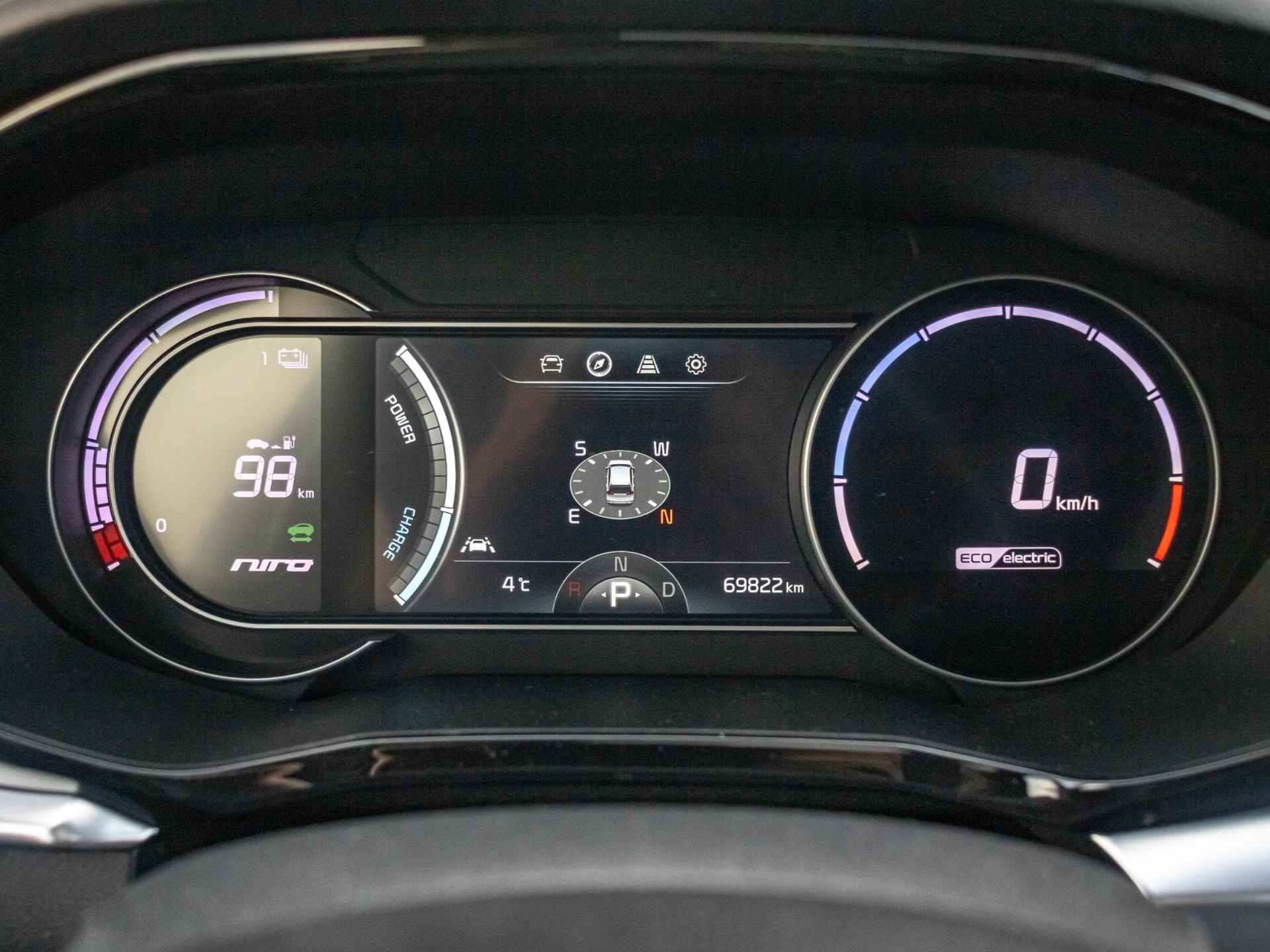 Kia e-Niro DynamicPlusLine 64 kWh | Apple Carplay/Android auto | Cruise control adaptief | Climate controle | Elektrisch schuifdak | Keyless start en entry | Full map navigatie | voorstoelen en stuur verwarmd. - 12/30