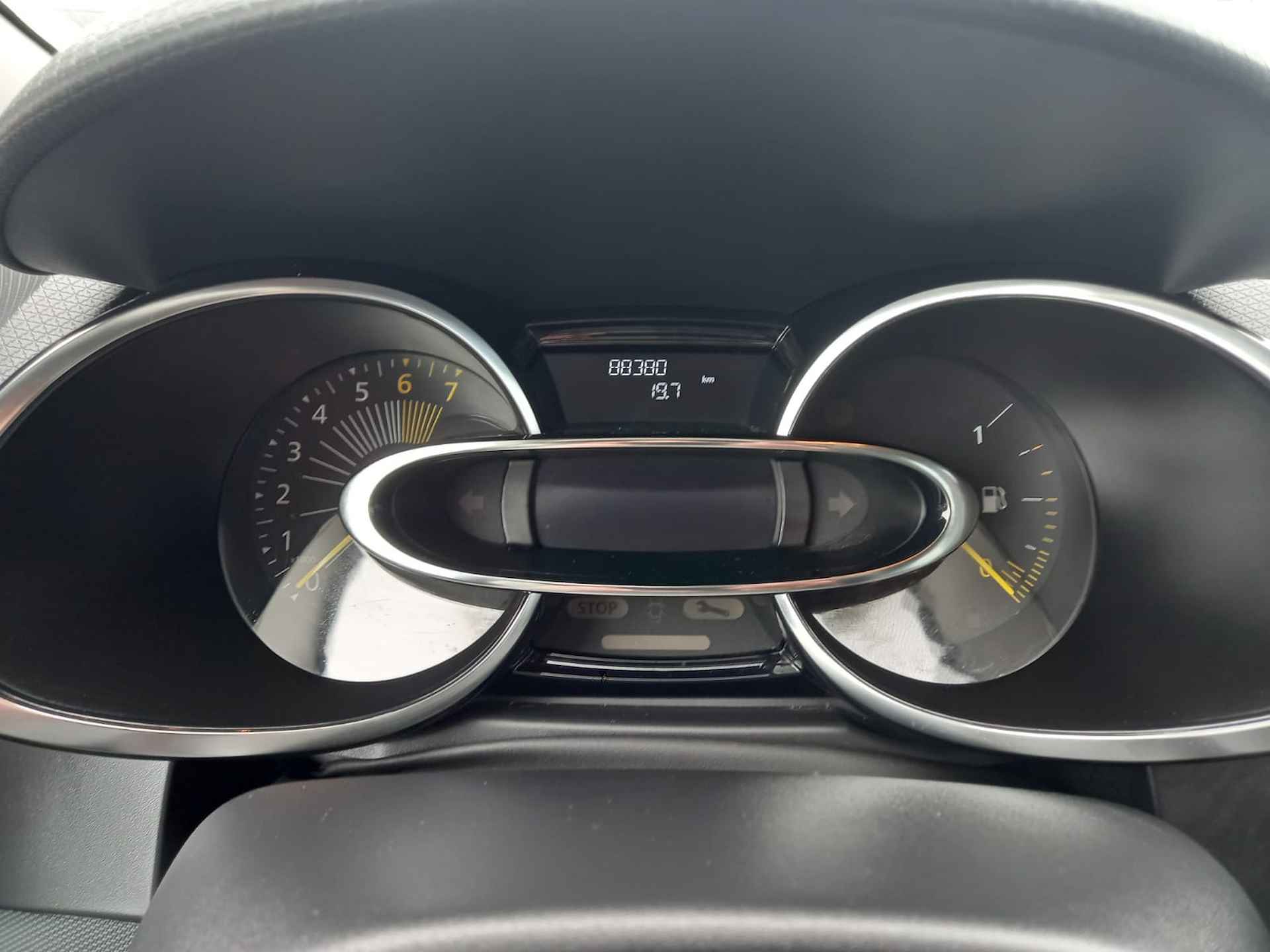 Renault Clio Estate 1.2 Automaat, Airco, Multimediasysteem, Bluetooth telefoonverbinding, Navigatie, Cruise control, Parkeersensoren, Elektri Nette auto, BOVAG - 19/28