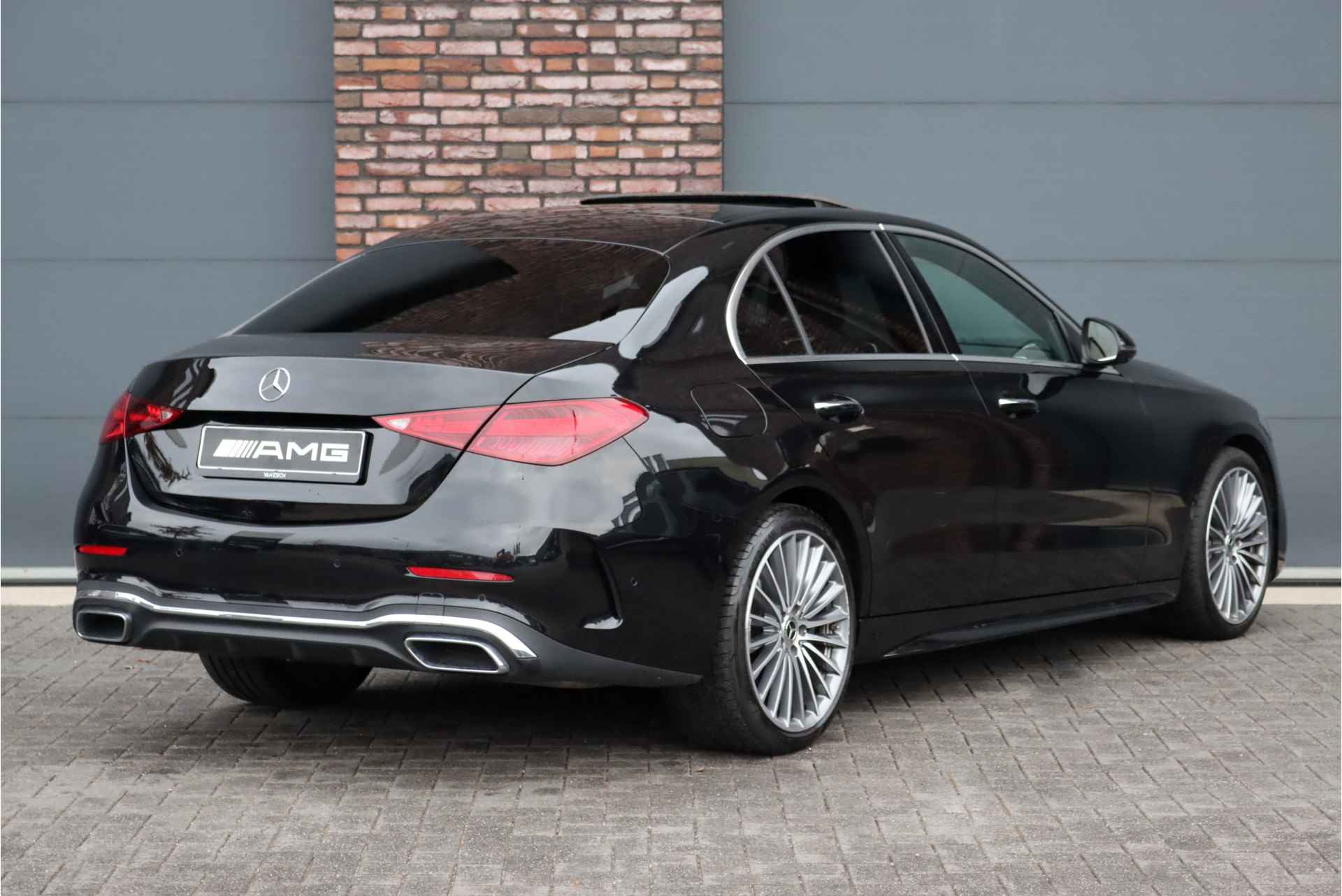 Mercedes-Benz C-Klasse 300 AMG Line Aut9 | Schuifdak | Distronic+ | Massage | Memory | Keyless Go | Advanced Sound System | Spoiler | Augmented Reality | Luchtreinigingspakket | - 8/40