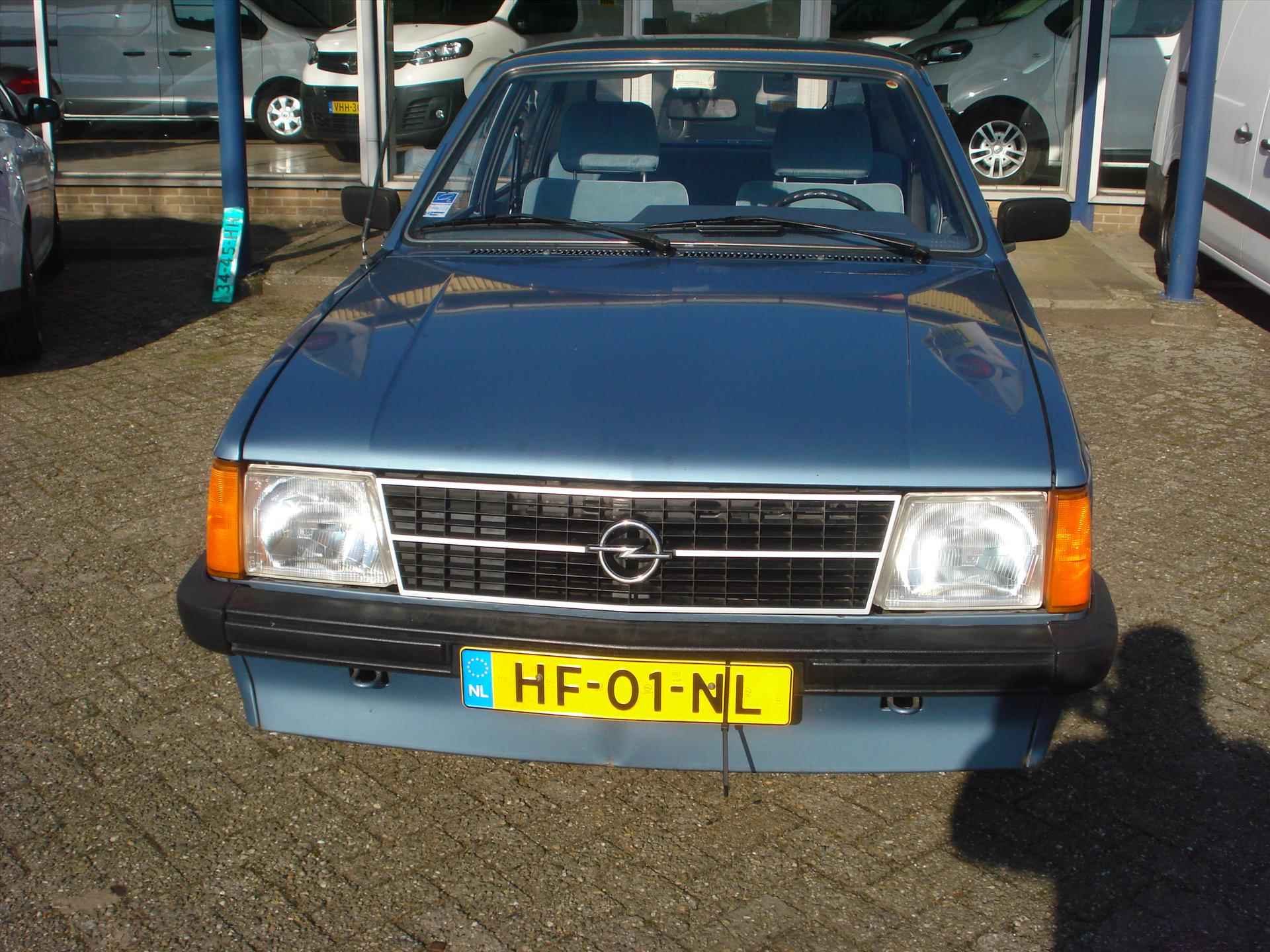 Opel Kadett 1.3 N    AUTOMAAT,APK 18-02-2027 - 5/17