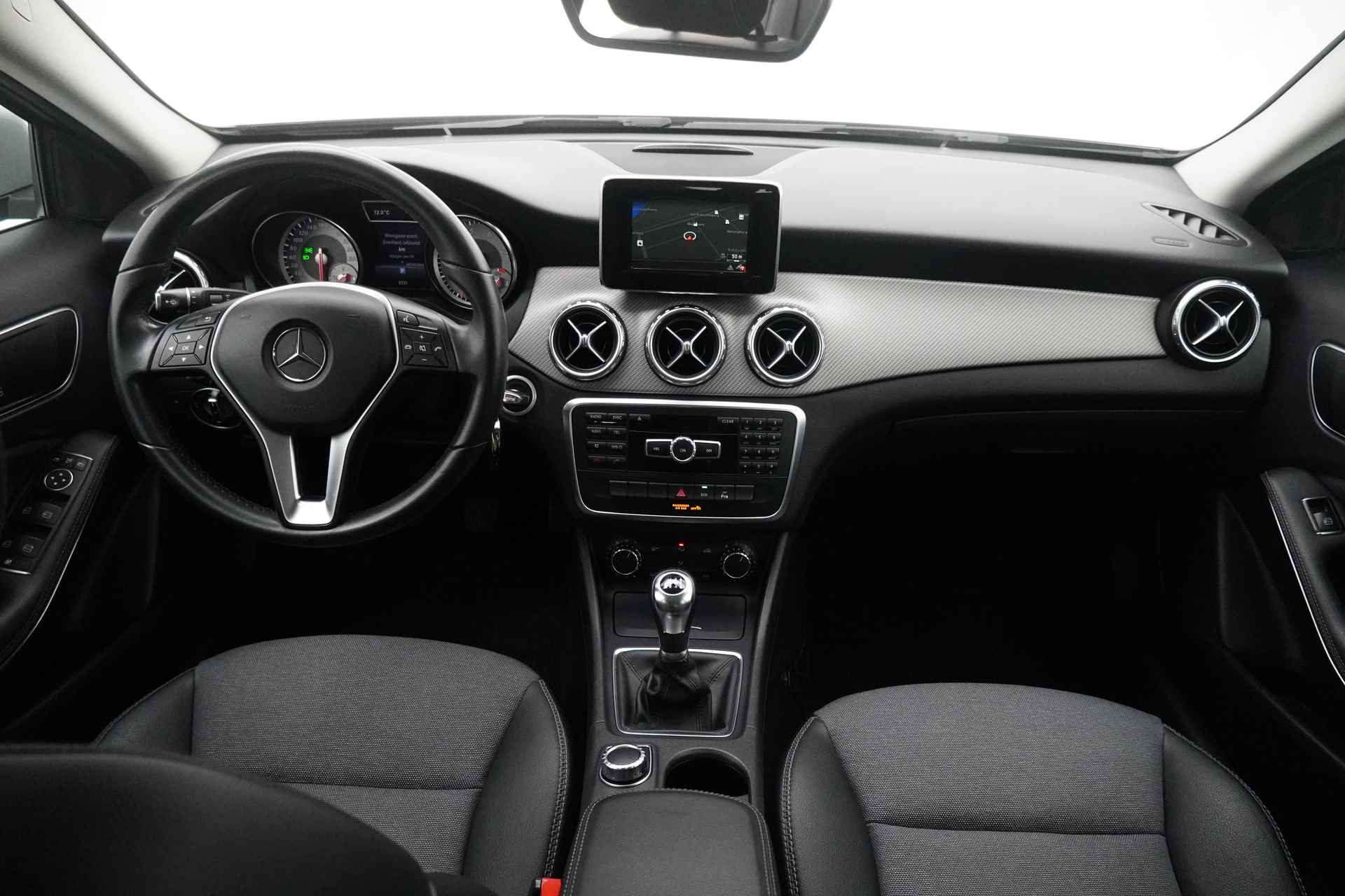 Mercedes-Benz GLA BWJ 2014 200 157 PK Edition 1 NAVI / CLIMA / CRUISE / PDC V + A / Bi-XENON / LMV / ELEKTR. INKLAPBARE BUITENSPIEGELS / LED - 15/31