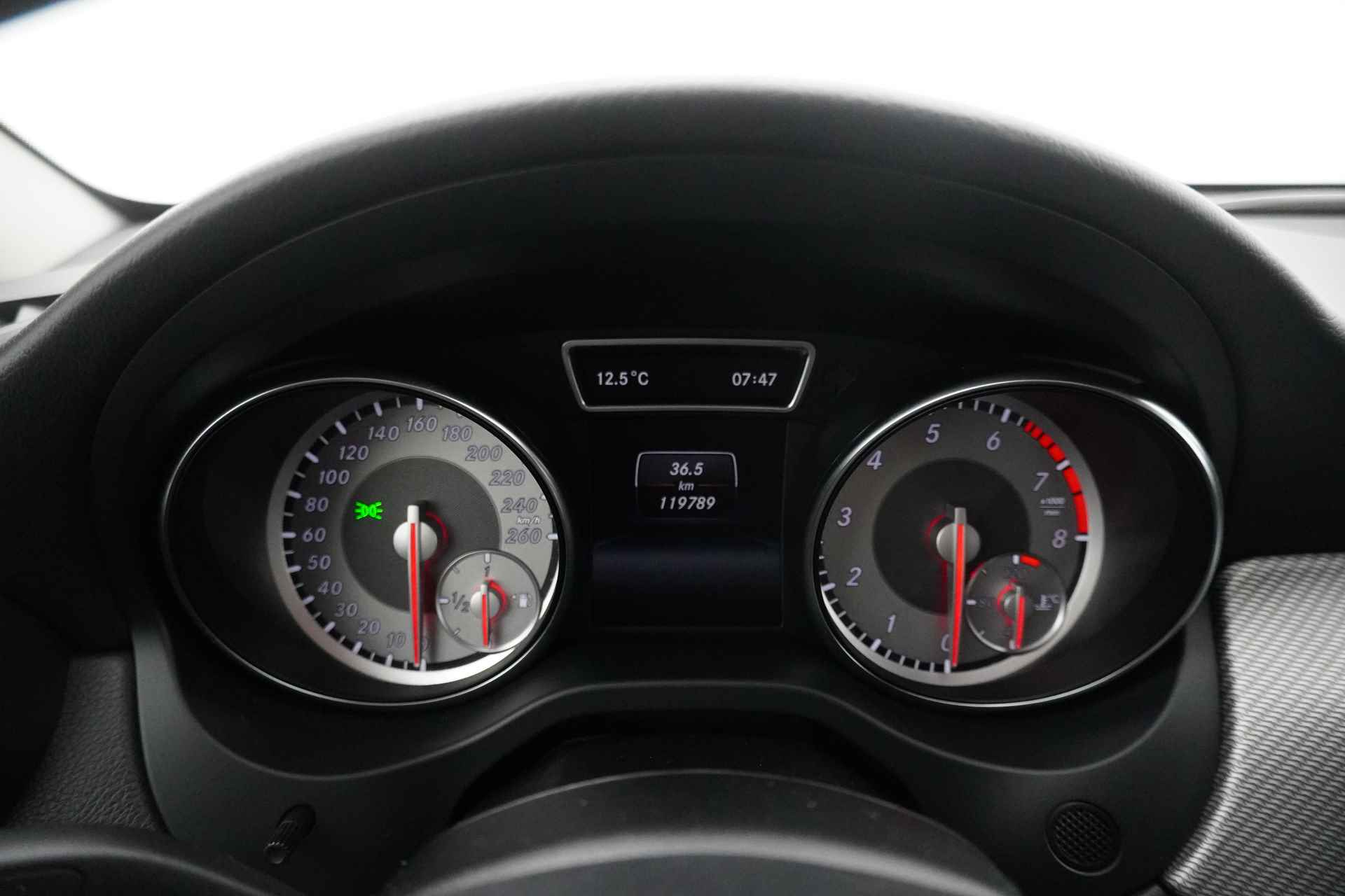 Mercedes-Benz GLA BWJ 2014 200 157 PK Edition 1 NAVI / CLIMA / CRUISE / PDC V + A / Bi-XENON / LMV / ELEKTR. INKLAPBARE BUITENSPIEGELS / LED - 16/31