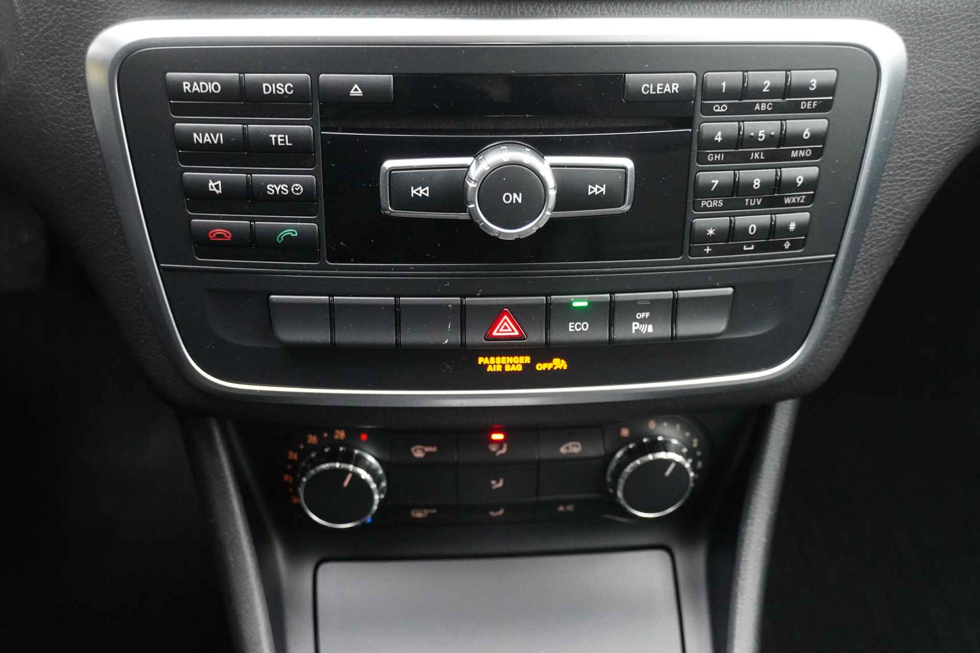 Mercedes-Benz GLA BWJ 2014 200 157 PK Edition 1 NAVI / CLIMA / CRUISE / PDC V + A / Bi-XENON / LMV / ELEKTR. INKLAPBARE BUITENSPIEGELS / LED - 18/31