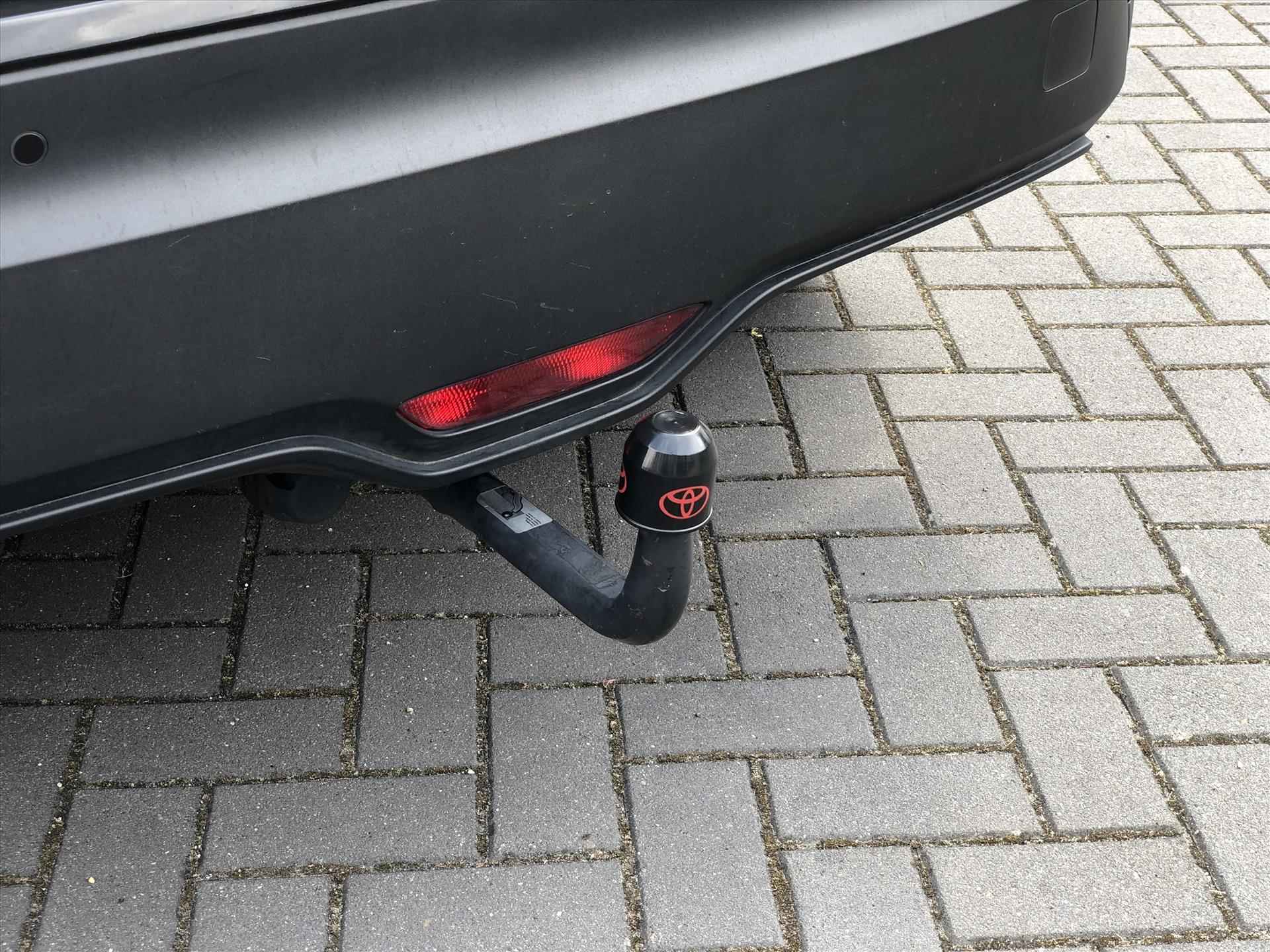 Toyota C-Hr 1.8 Hybrid Style | Trekhaak, Navigatie, Stoel + Stuurverwarming, Dodehoekherkenning, Parkeersensoren, Keyless - 3/37