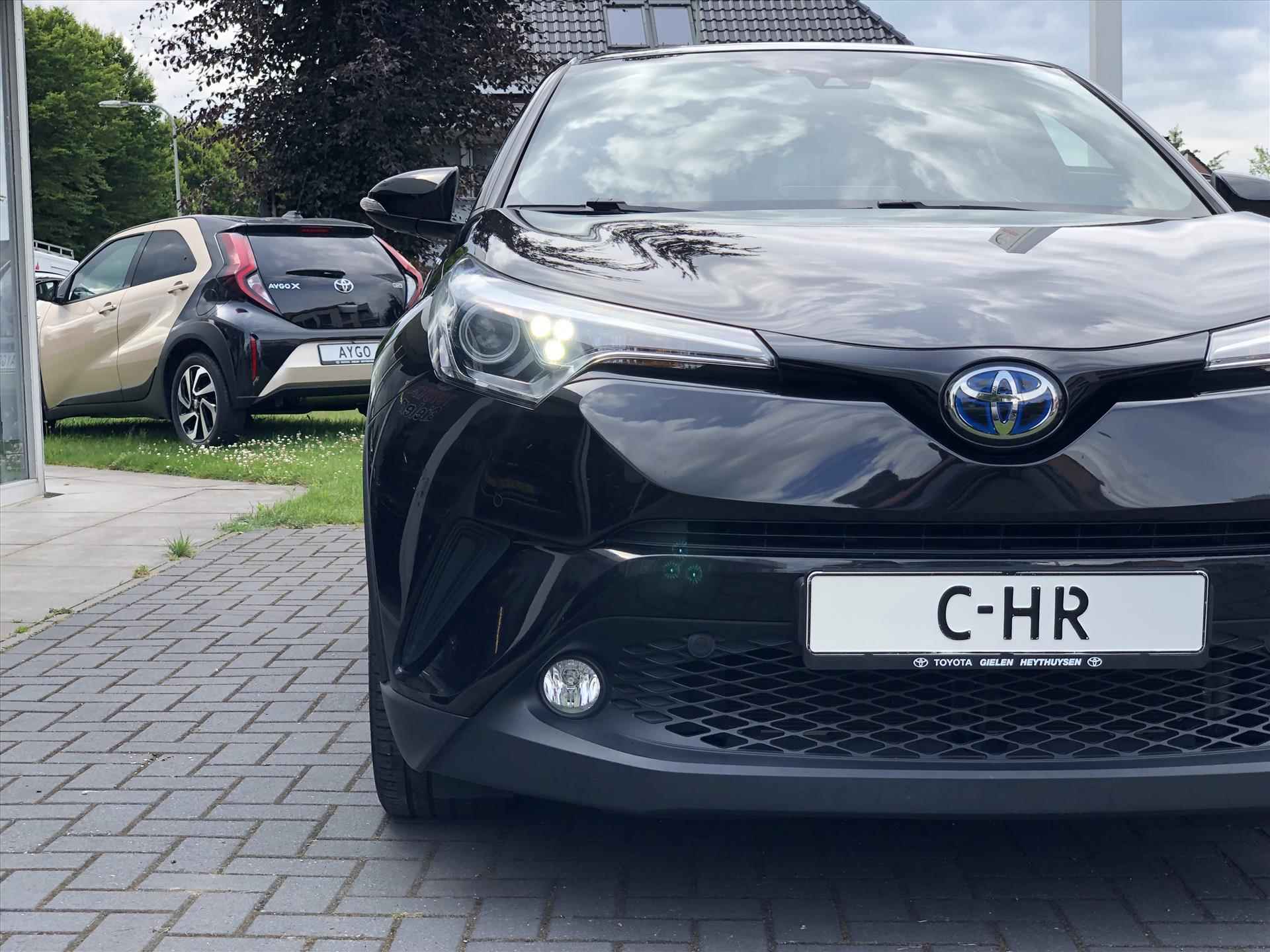 Toyota C-Hr 1.8 Hybrid Style | Trekhaak, Navigatie, Stoel + Stuurverwarming, Dodehoekherkenning, Parkeersensoren, Keyless - 6/37