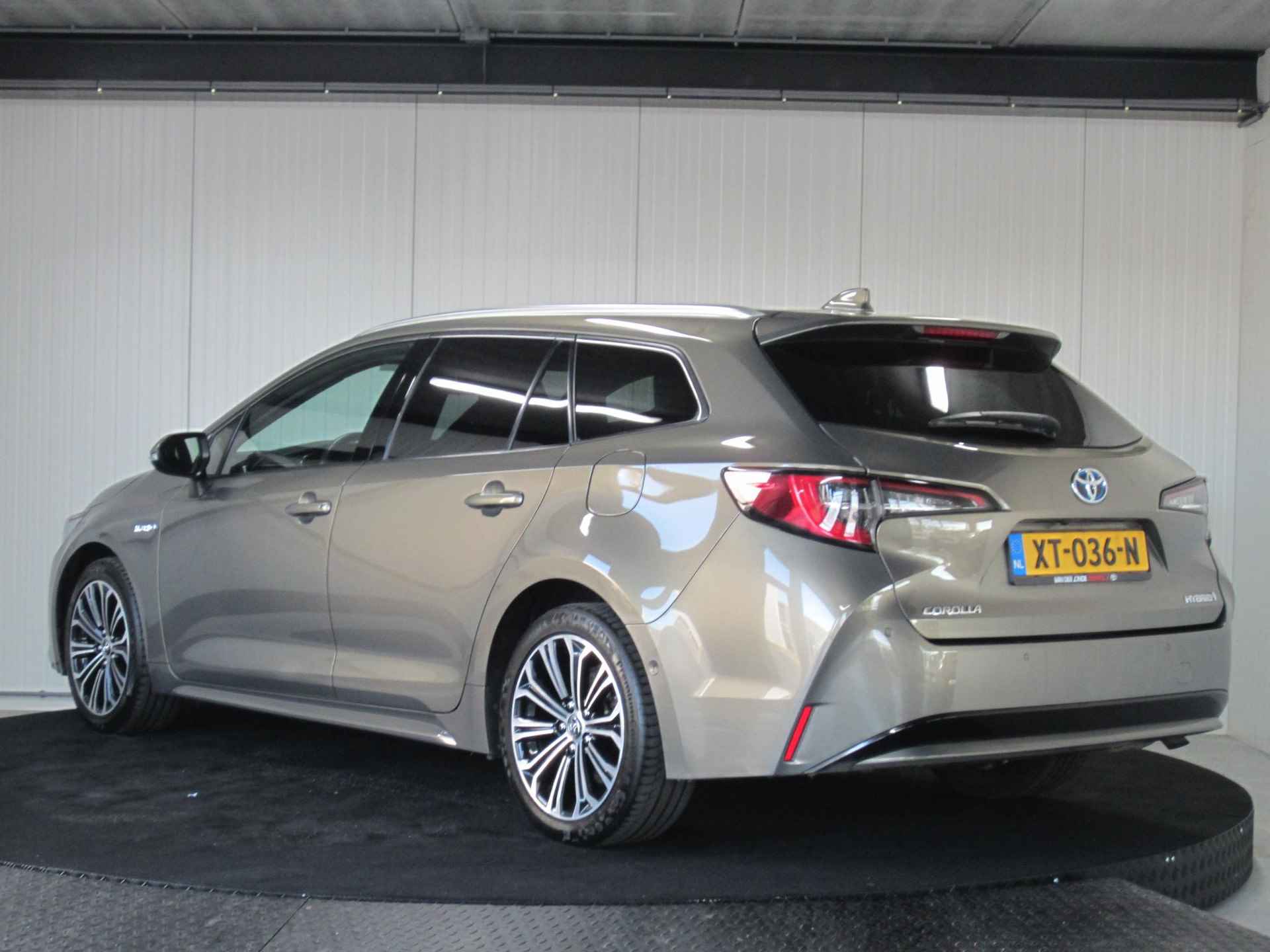 Toyota Corolla Touring Sports 1.8 Hybrid Executive Navi Camera - 6/25