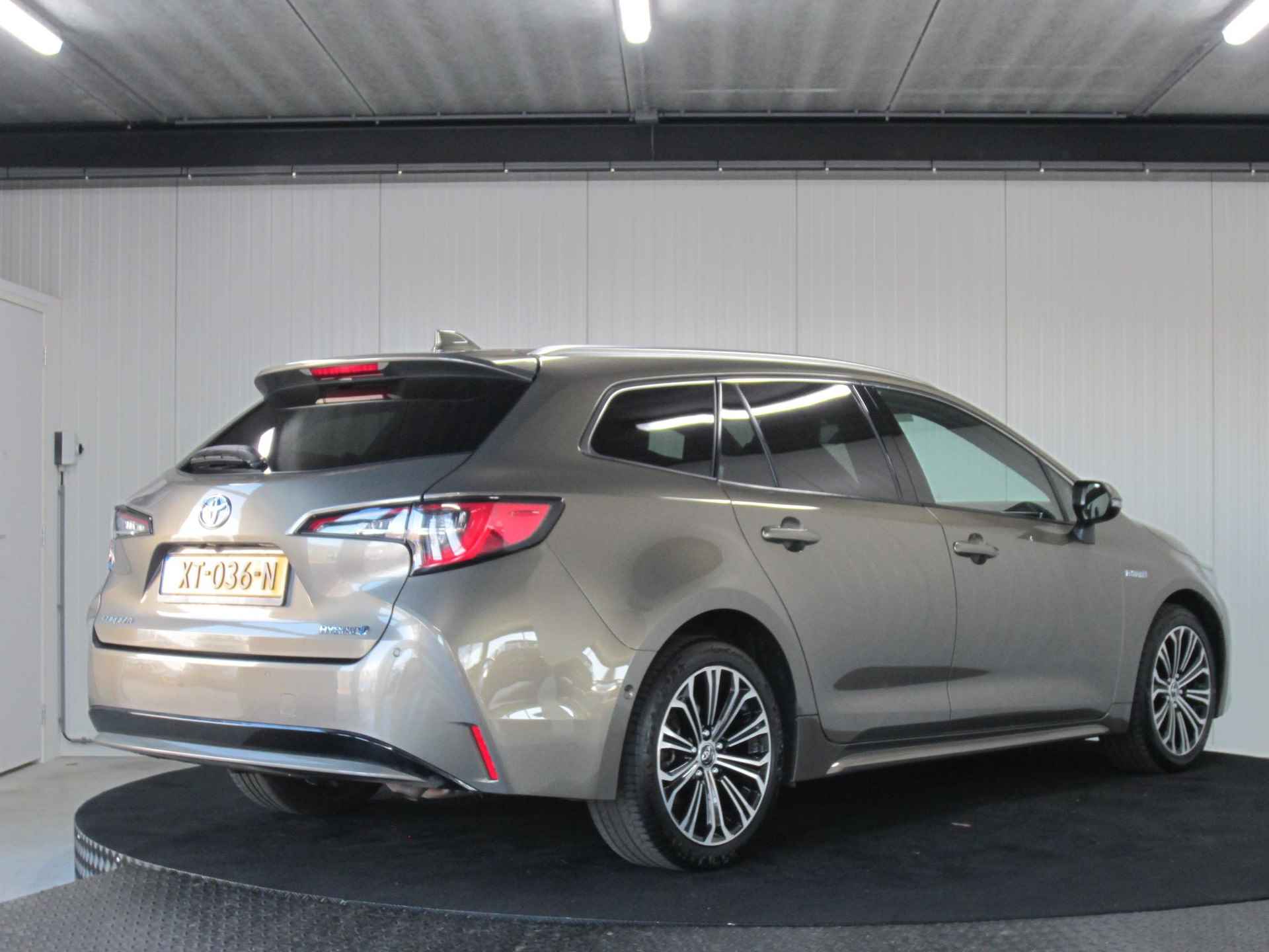 Toyota Corolla Touring Sports 1.8 Hybrid Executive Navi Camera - 17/25