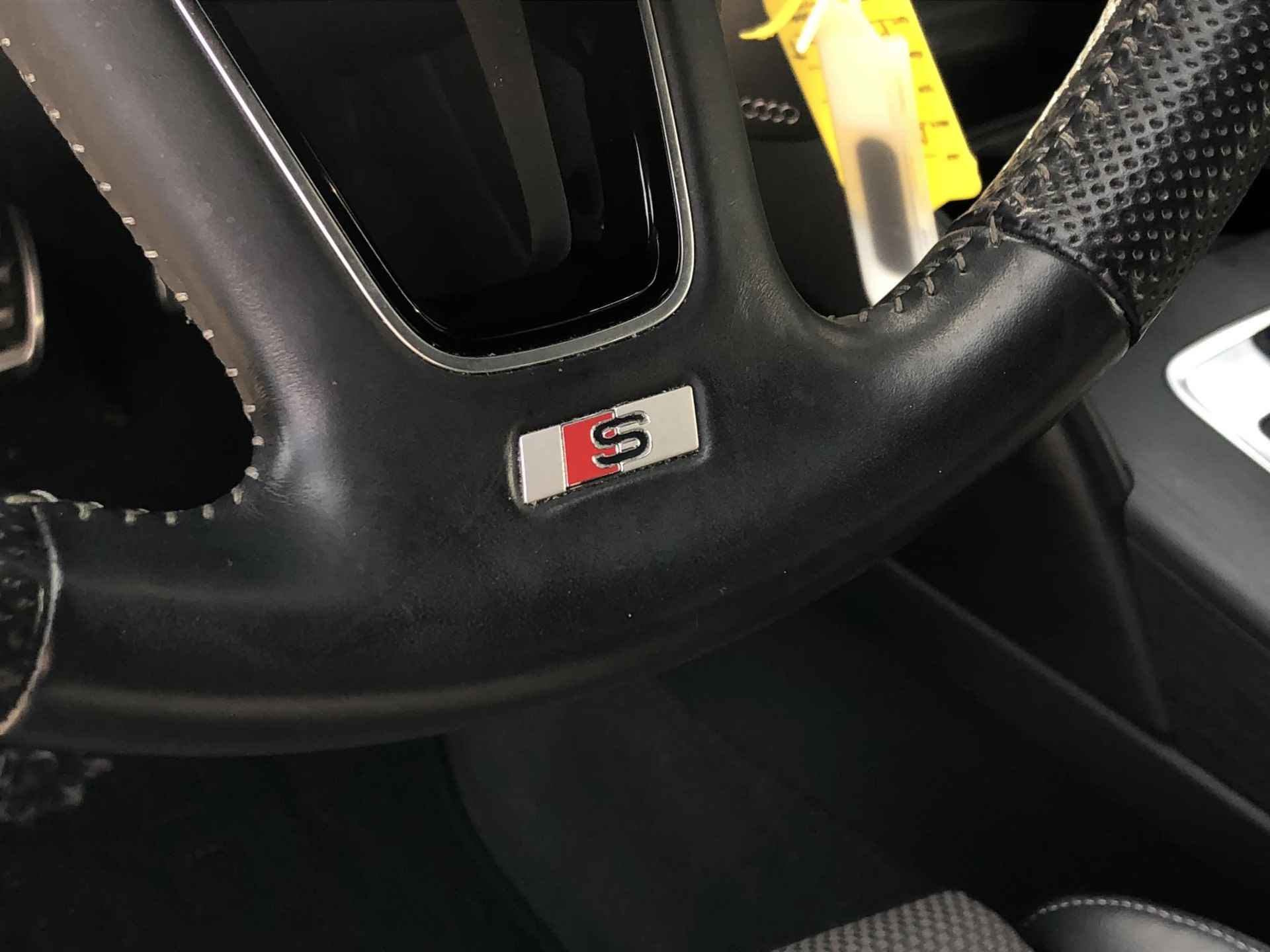 Audi A3 Sportback 1.0 TFSI Automaat S-Line Edition l Navigatie l Stoelverwarming l Trekhaak l Lederen/stof bekleding l 18"LM velgen - 14/32