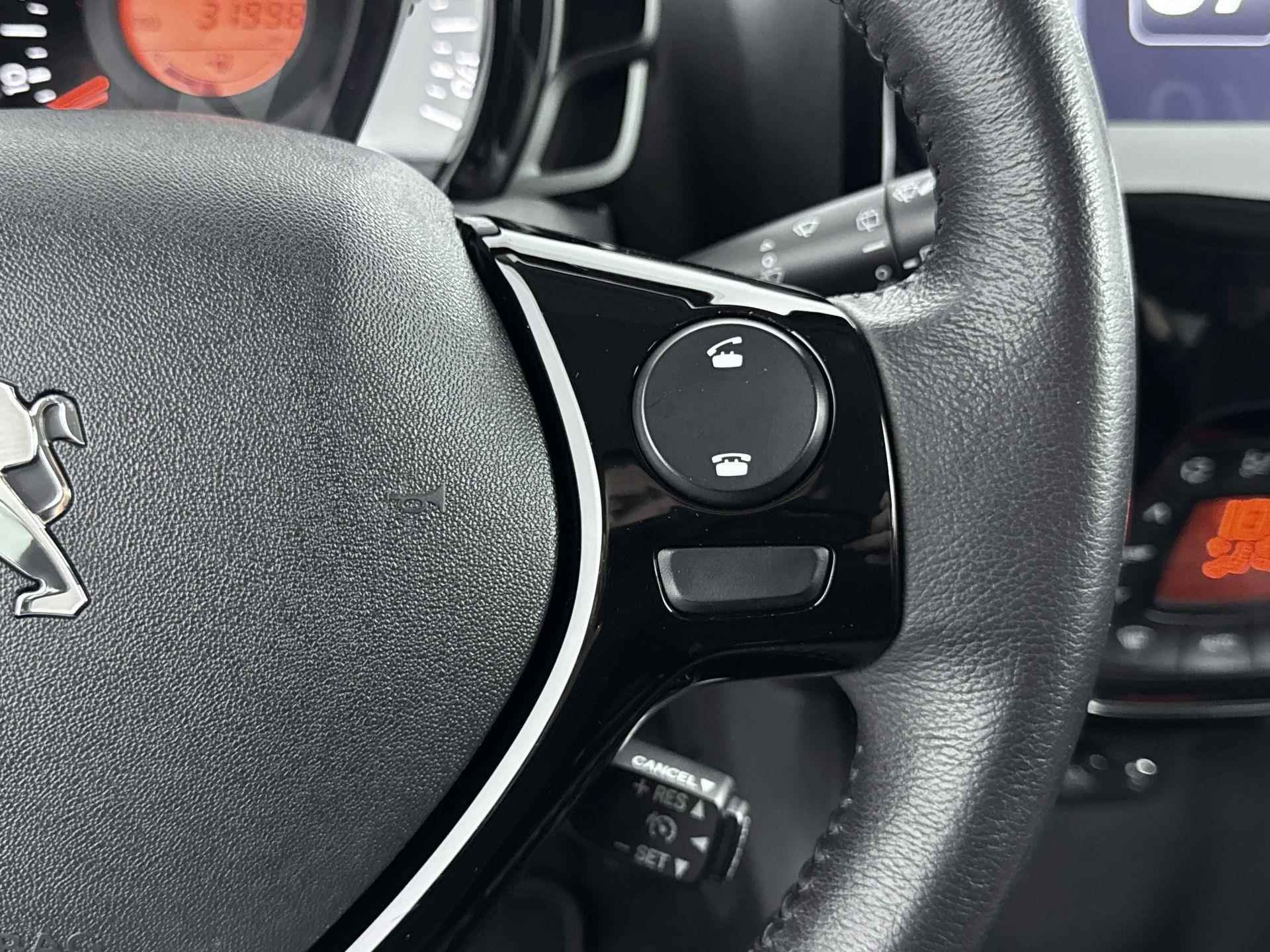 Peugeot 108 1.0 72 pk Allure TOP! | Camera | Carplay | Climate Control | Lichtmetalen Velgen | Keyless Entry - 20/33