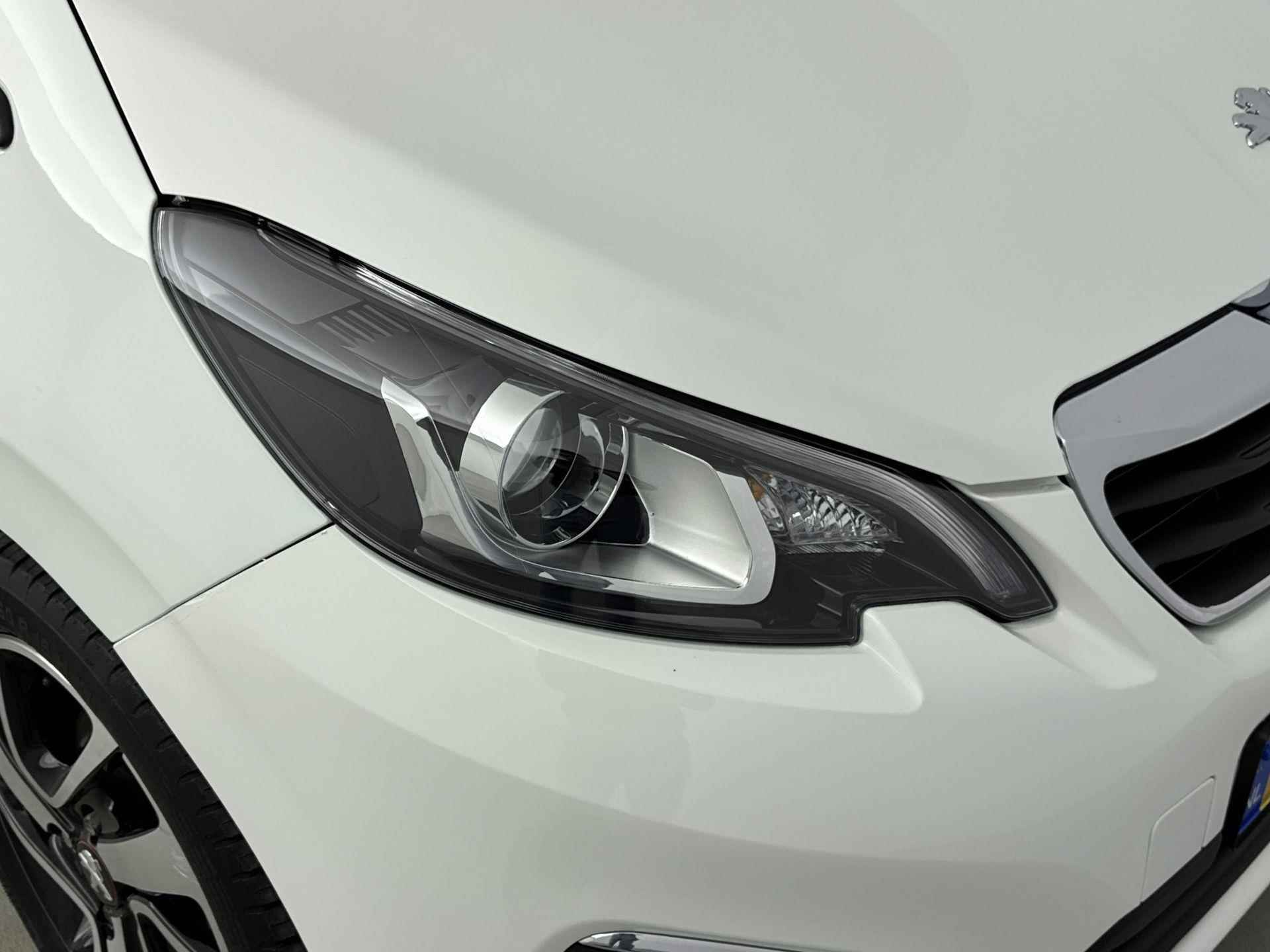 Peugeot 108 1.0 72 pk Allure TOP! | Camera | Carplay | Climate Control | Lichtmetalen Velgen | Keyless Entry - 27/33