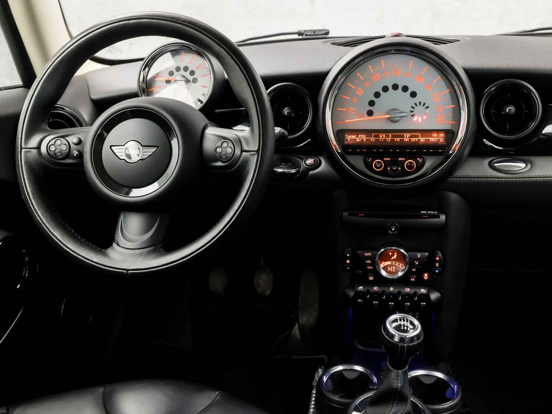 MINI Mini 1.6 Cooper (CLIMATE, NAP, CRUISE, ELEK RAMEN, LEDEREN SPORTSTOELEN, LM VELGEN, NIEUWE APK, NIEUWSTAAT) - 7/31