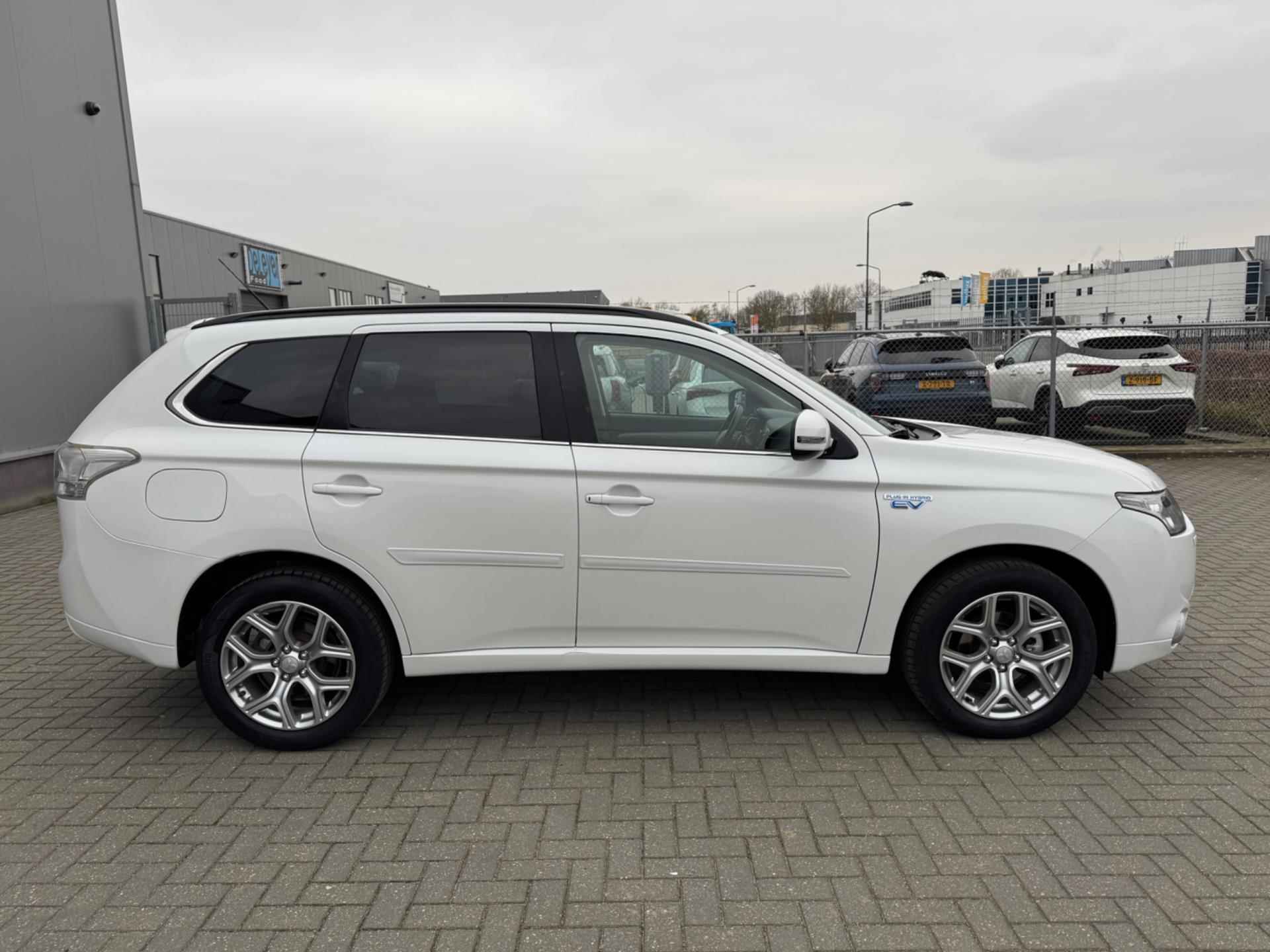 Mitsubishi Outlander 2.0 PHEV Instyle+ - 5/33