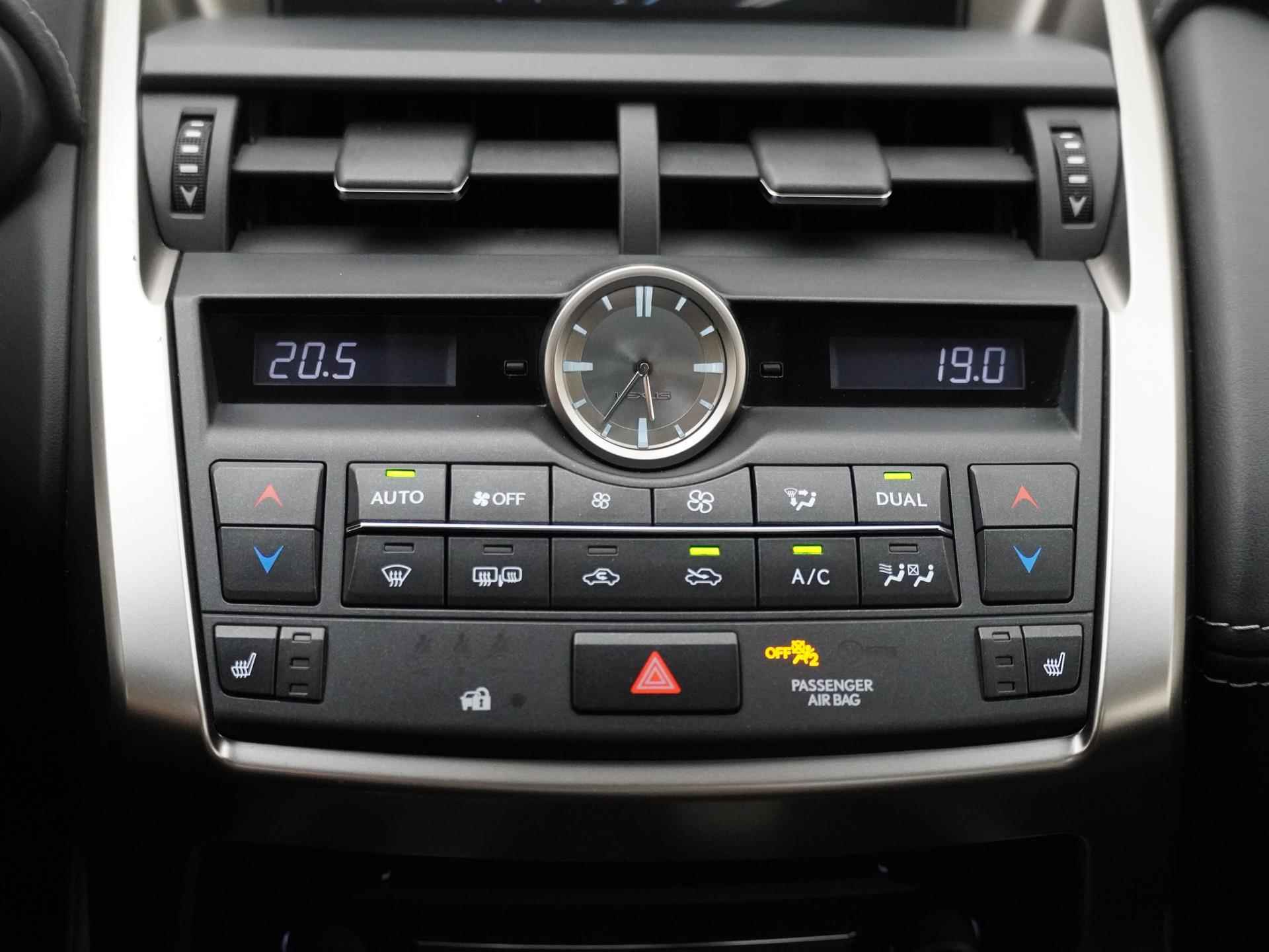 Lexus NX 300h AWD Luxury Line | Panoramadak | Adaptive Cruise Control | Parkeersensoren voor en achter | - 9/32
