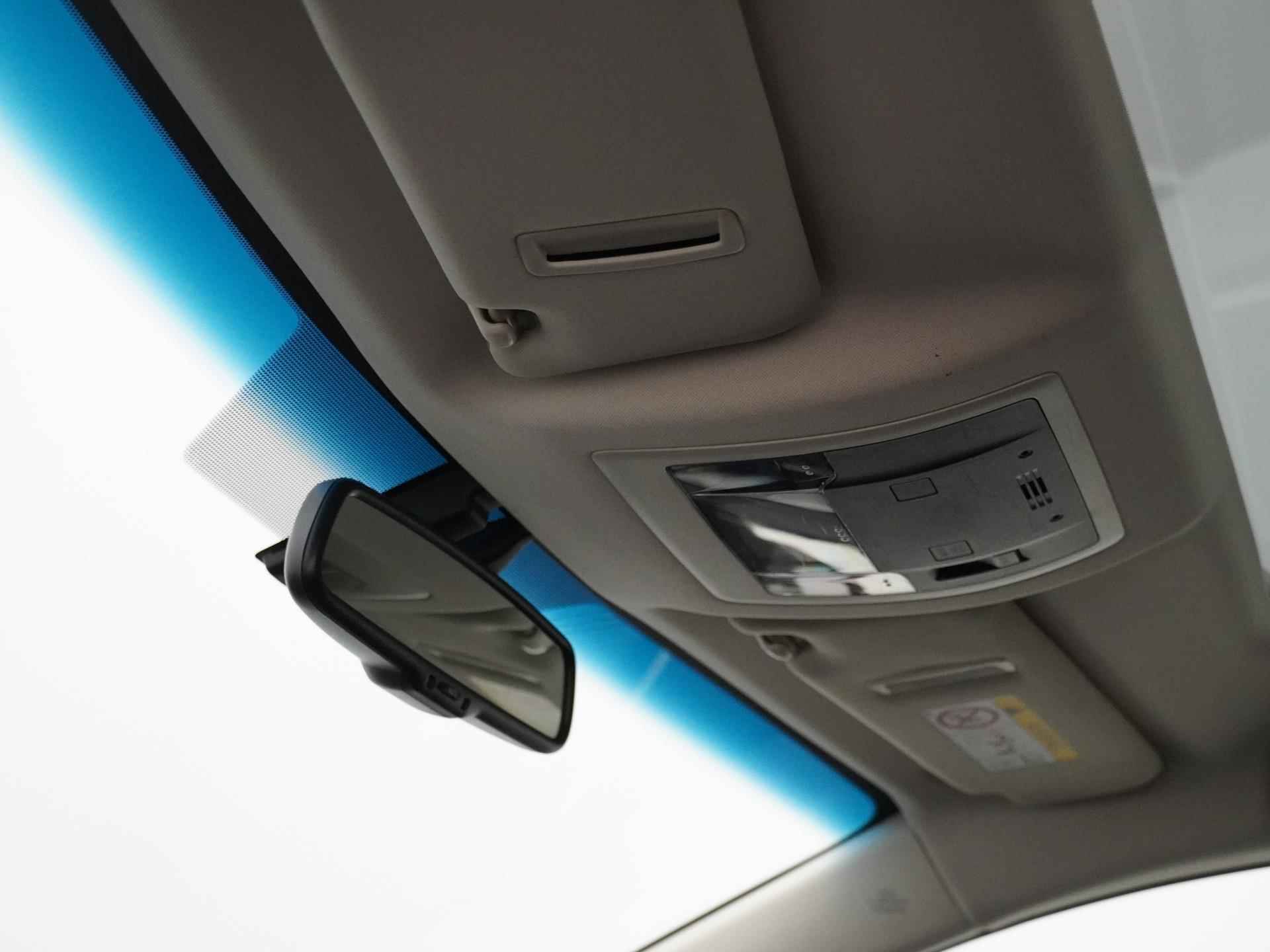 Lexus NX 300h AWD Luxury Line | Panoramadak | Adaptive Cruise Control | Parkeersensoren voor en achter | - 11/32