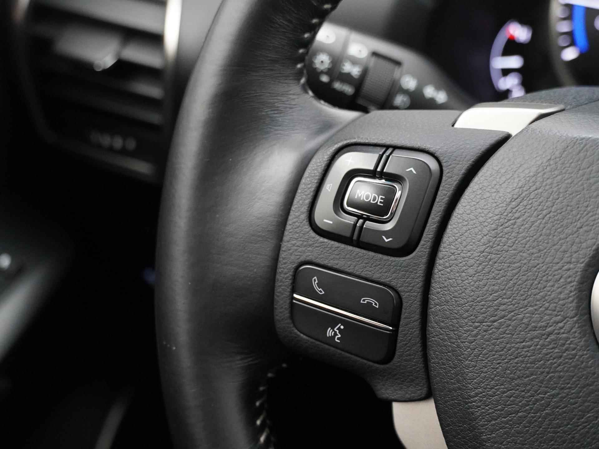 Lexus NX 300h AWD Luxury Line | Panoramadak | Adaptive Cruise Control | Parkeersensoren voor en achter | - 18/32