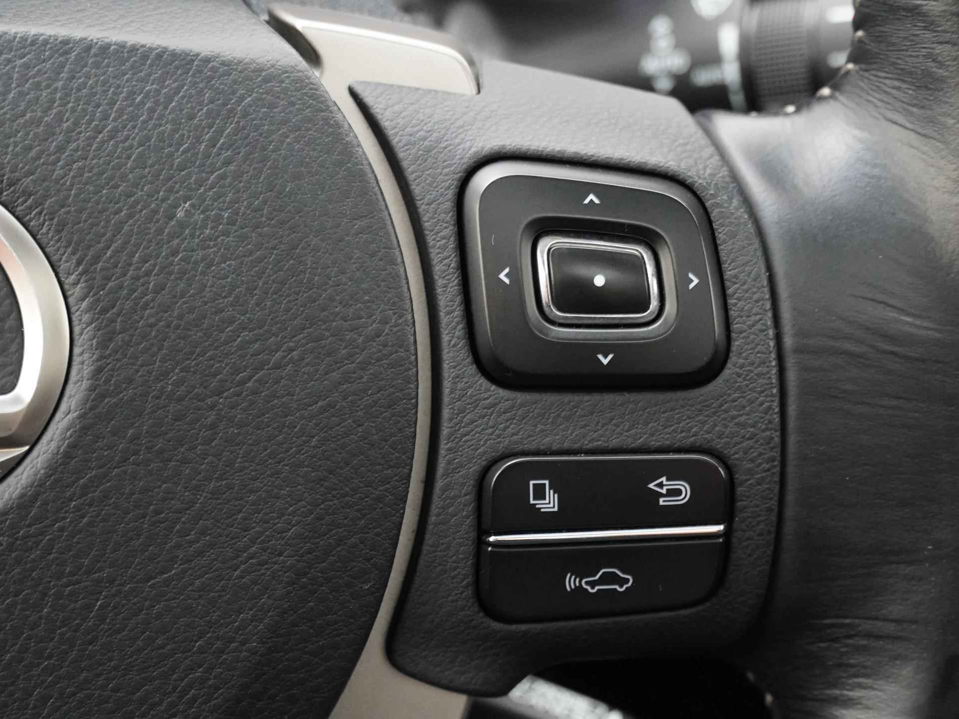 Lexus NX 300h AWD Luxury Line | Panoramadak | Adaptive Cruise Control | Parkeersensoren voor en achter | - 19/32