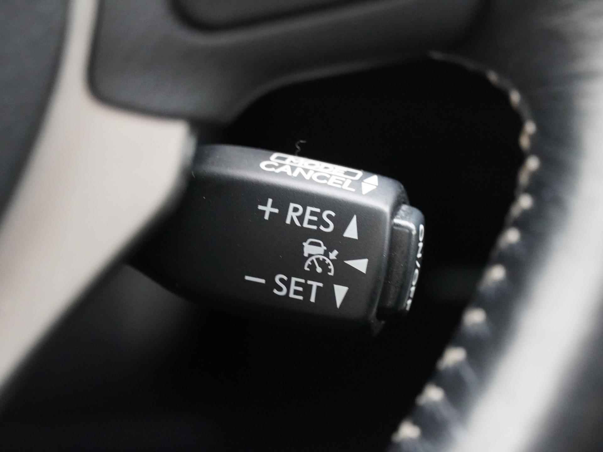 Lexus NX 300h AWD Luxury Line | Panoramadak | Adaptive Cruise Control | Parkeersensoren voor en achter | - 20/32