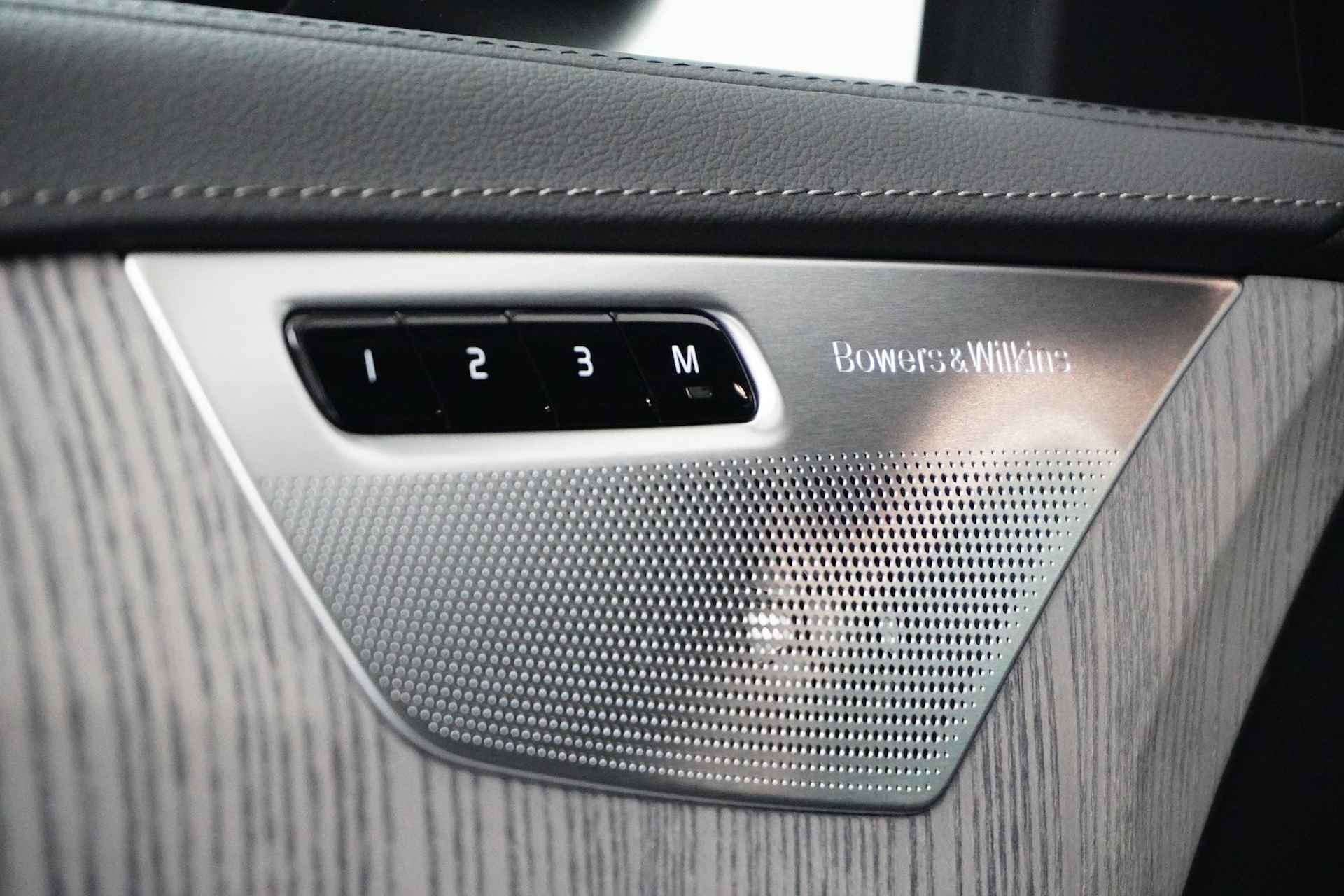 Volvo XC90 T8 Recharge AWD Ultimate Dark | Bowers & Wilkins | Luchtvering | Getint glas | 360o camera | Stoelventilatie en massage | - 21/29