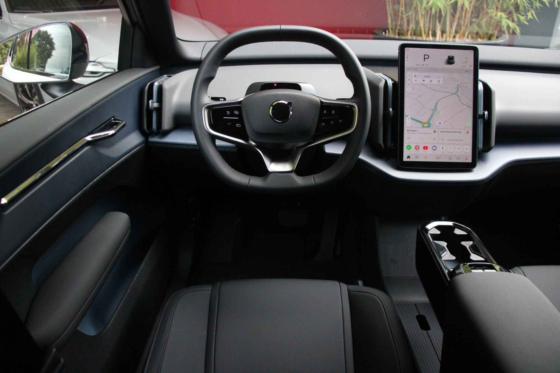 Volvo EX30 Single Motor Extended Range Plus 69 kWh | Harman/Kardon | Camera | Adaptive Cruise | Keyless - 11/25