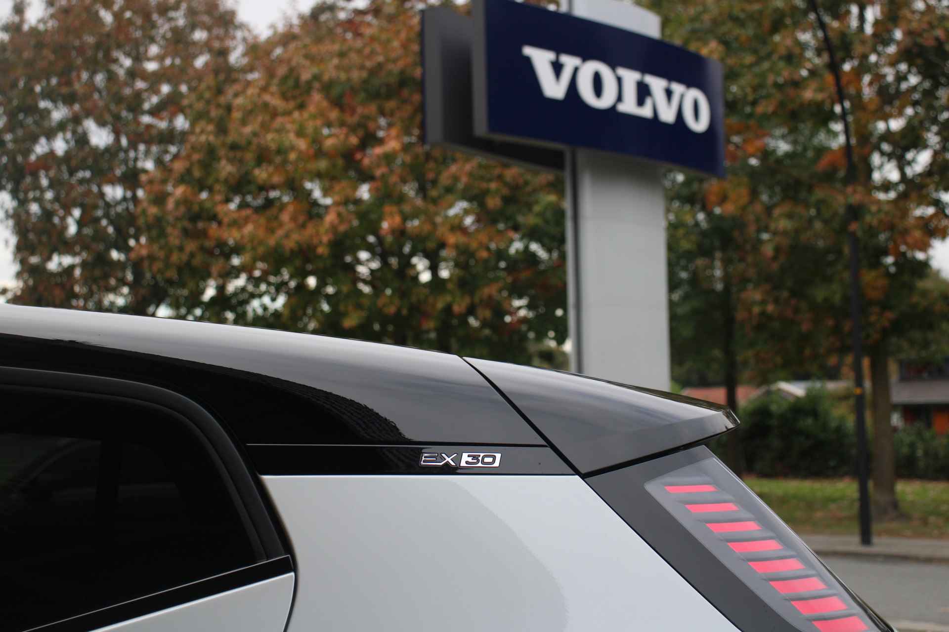 Volvo EX30 Single Motor Extended Range Plus 69 kWh | Harman/Kardon | Camera | Adaptive Cruise | Keyless - 25/25