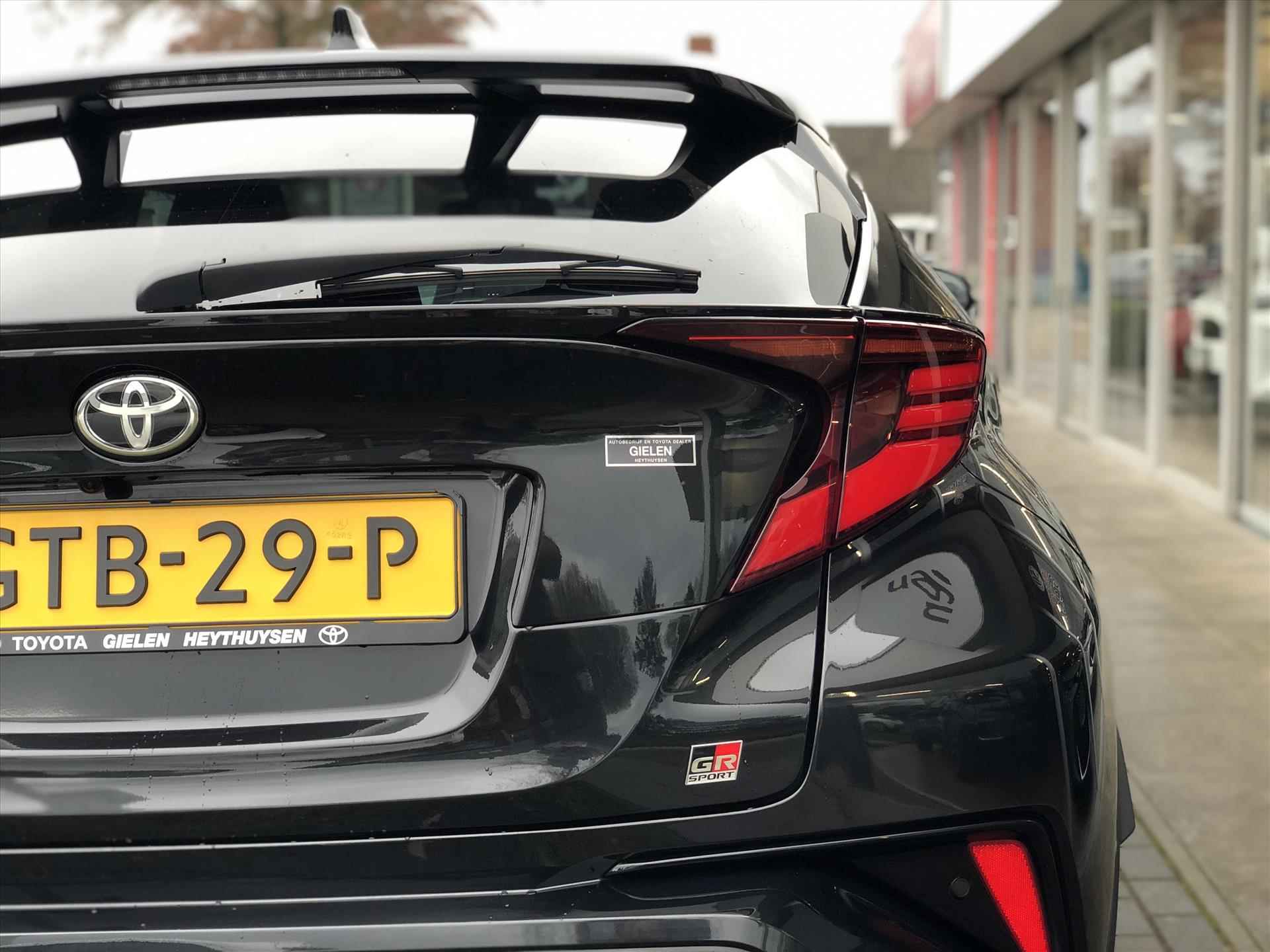 Toyota C-Hr 2.0 Hybrid GR Sport | JBL, Nieuwe multimedia, Dodehoekherkenning, Stoel + Stuurverwarming, Half leer, Parkeersensoren - 9/43