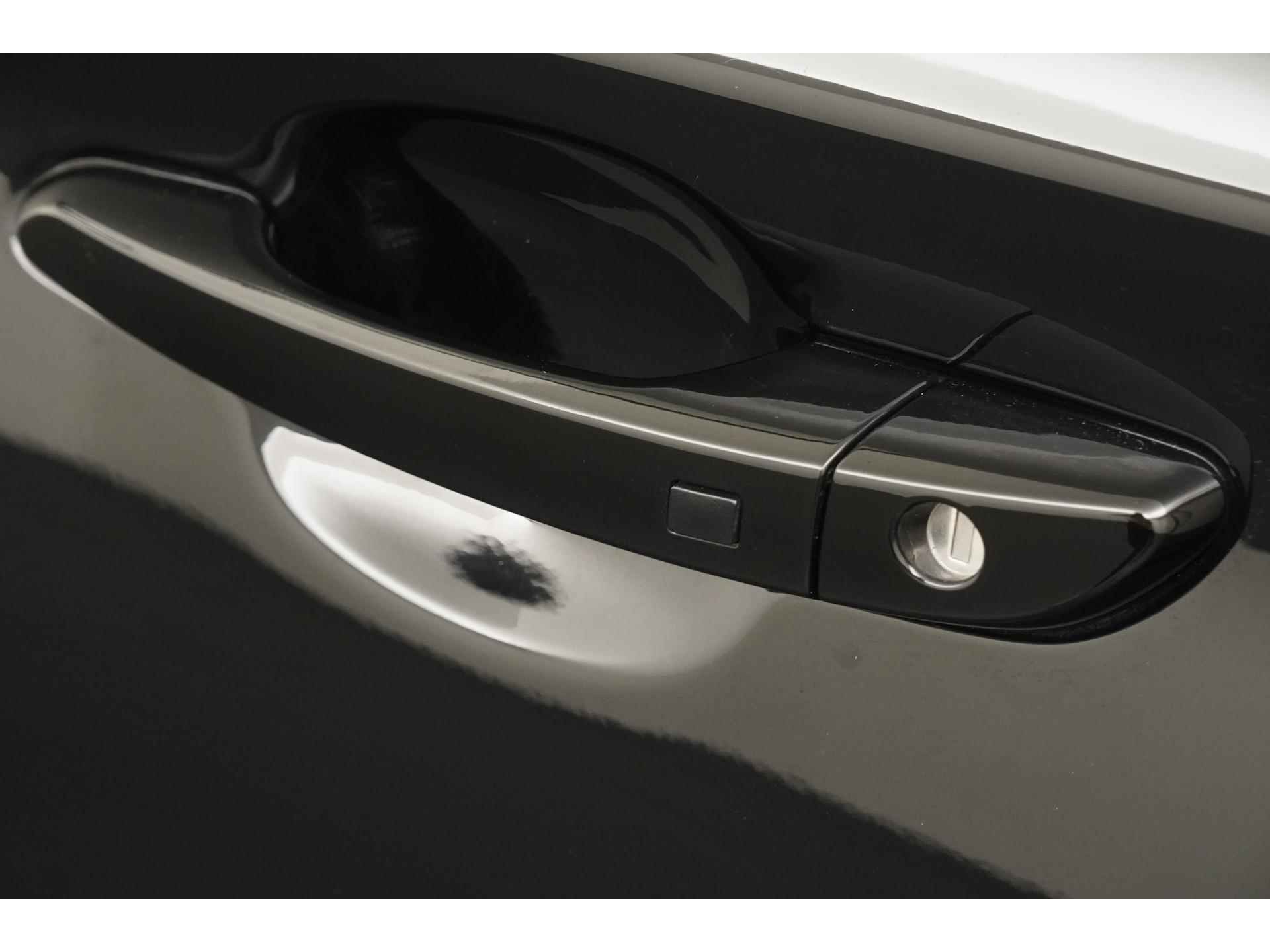 Hyundai KONA EV 64 kWh | 3 Fasen | Navigatie | Stuur & Stoelverwarming | Zondag Open! - 26/39