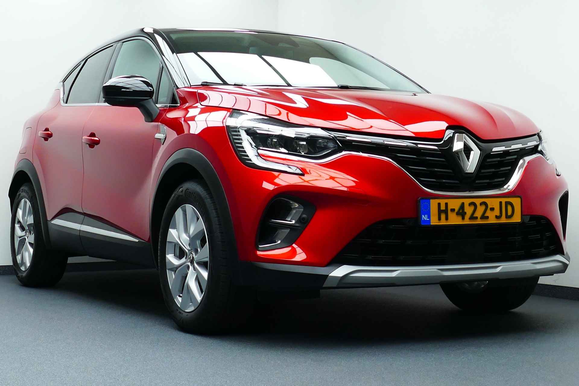 Renault Captur 1.3 TCe 130 Intens. Camera, Navi, Led Koplampen, Clima, Cruise, Haak 1500kg - 2/46