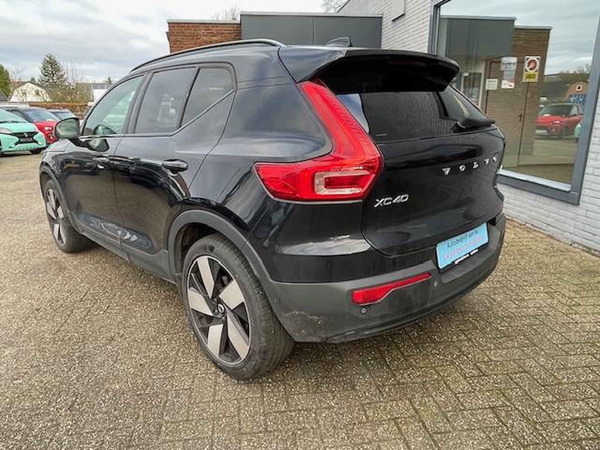 Volvo XC40 1.5 T5 Recharge Plug-in PHEV Facelift Ultimate Dark - 7/11