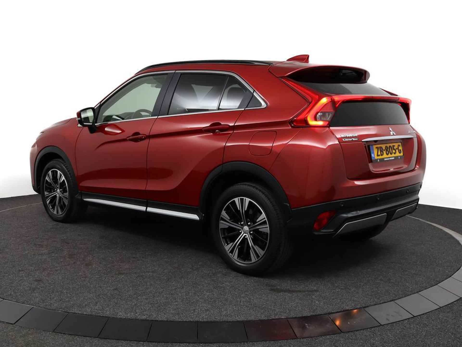 Mitsubishi Eclipse Cross 1.5 DI-T First Edition AUTOMAAT | Climate Control | 360° Camera | Privacy Glass | 1600kg Trekgewicht | Eerste Eigenaar! - 7/47