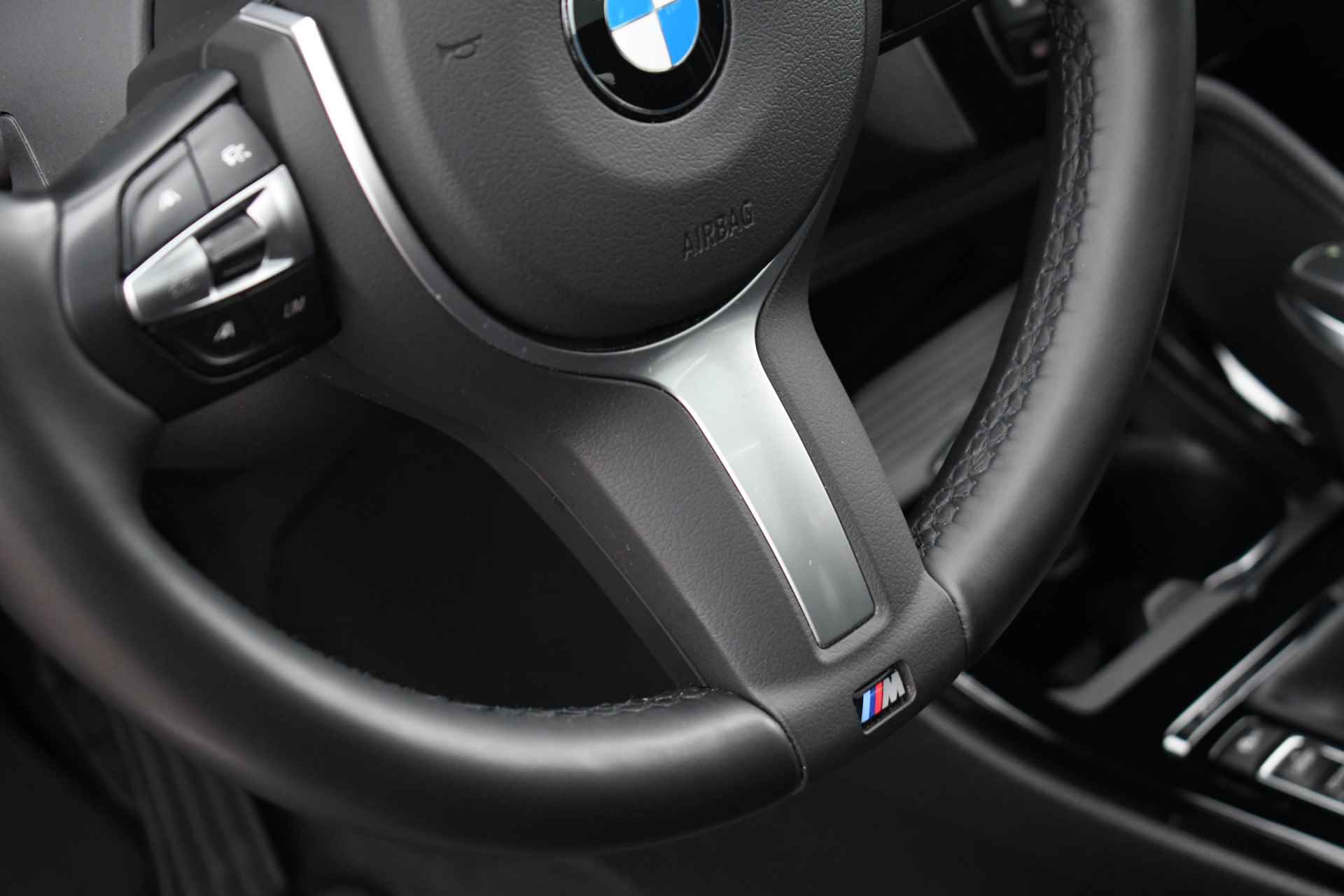 BMW X1 xDrive25e 220pk M-Sport Pano ACC HUD El-zetels Camera - 65/76