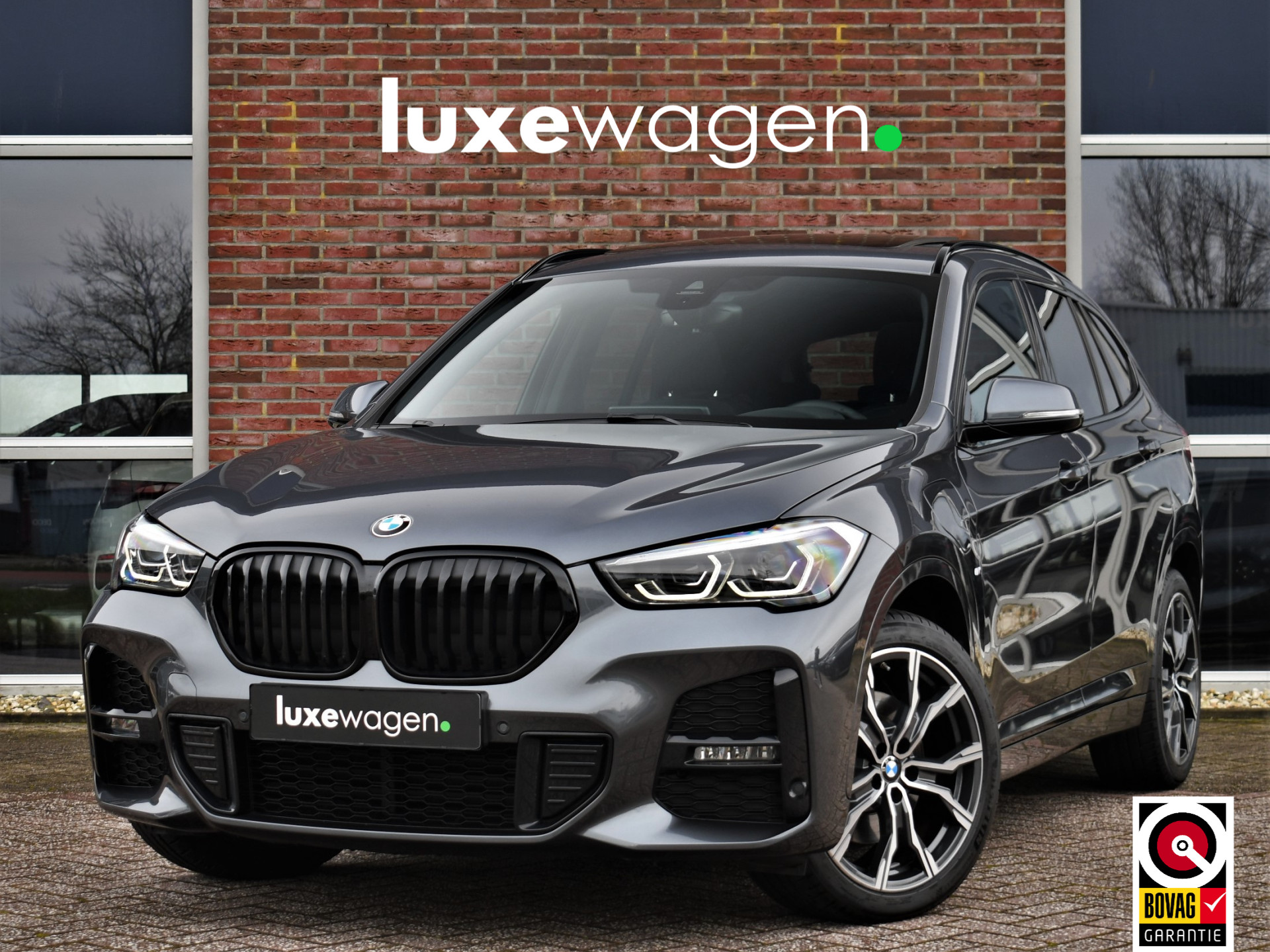 BMW X1 xDrive25e 220pk M-Sport Pano ACC HUD El-zetels Camera bij viaBOVAG.nl
