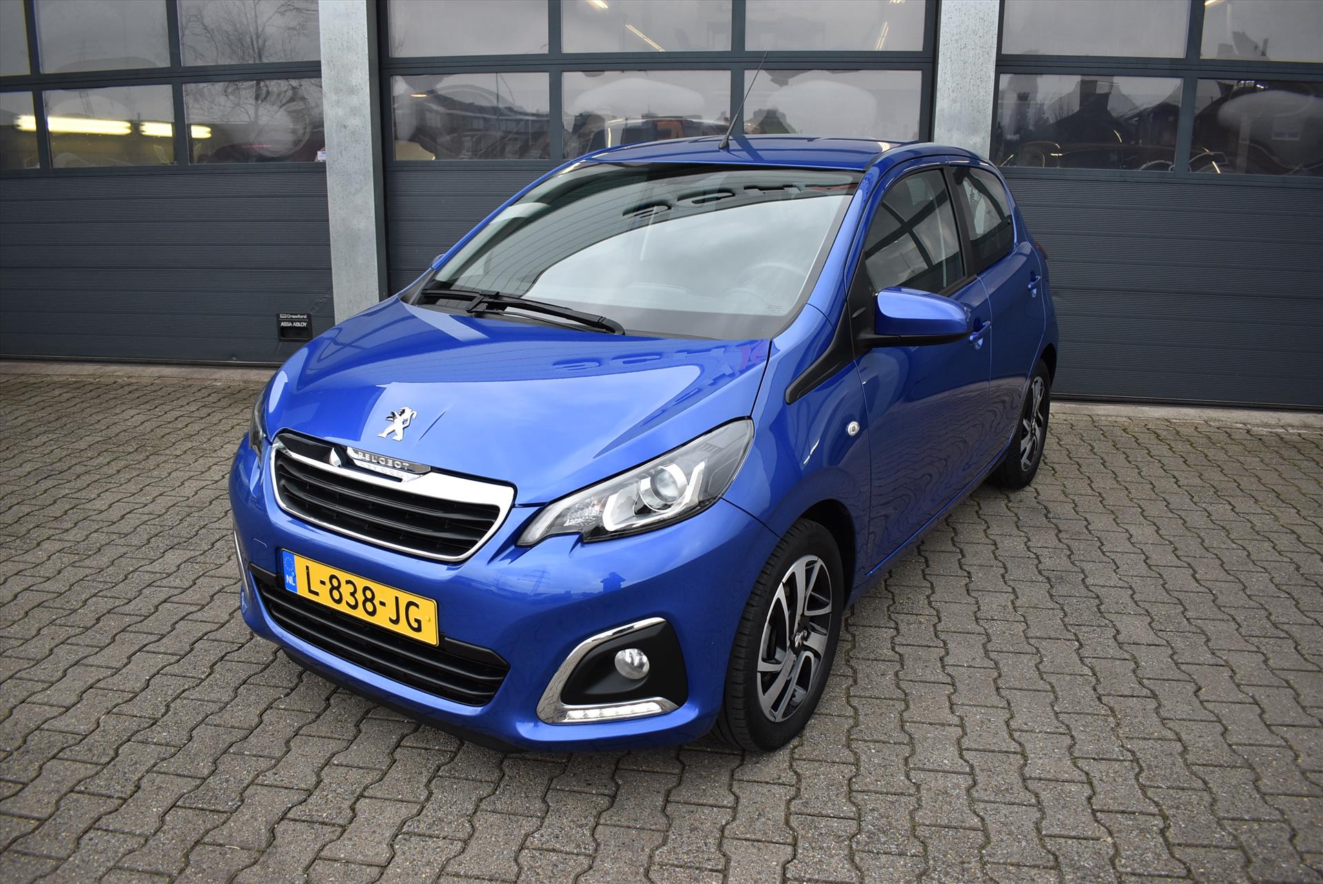 PEUGEOT 108 1.0 e-VTi 72pk 5D Allure