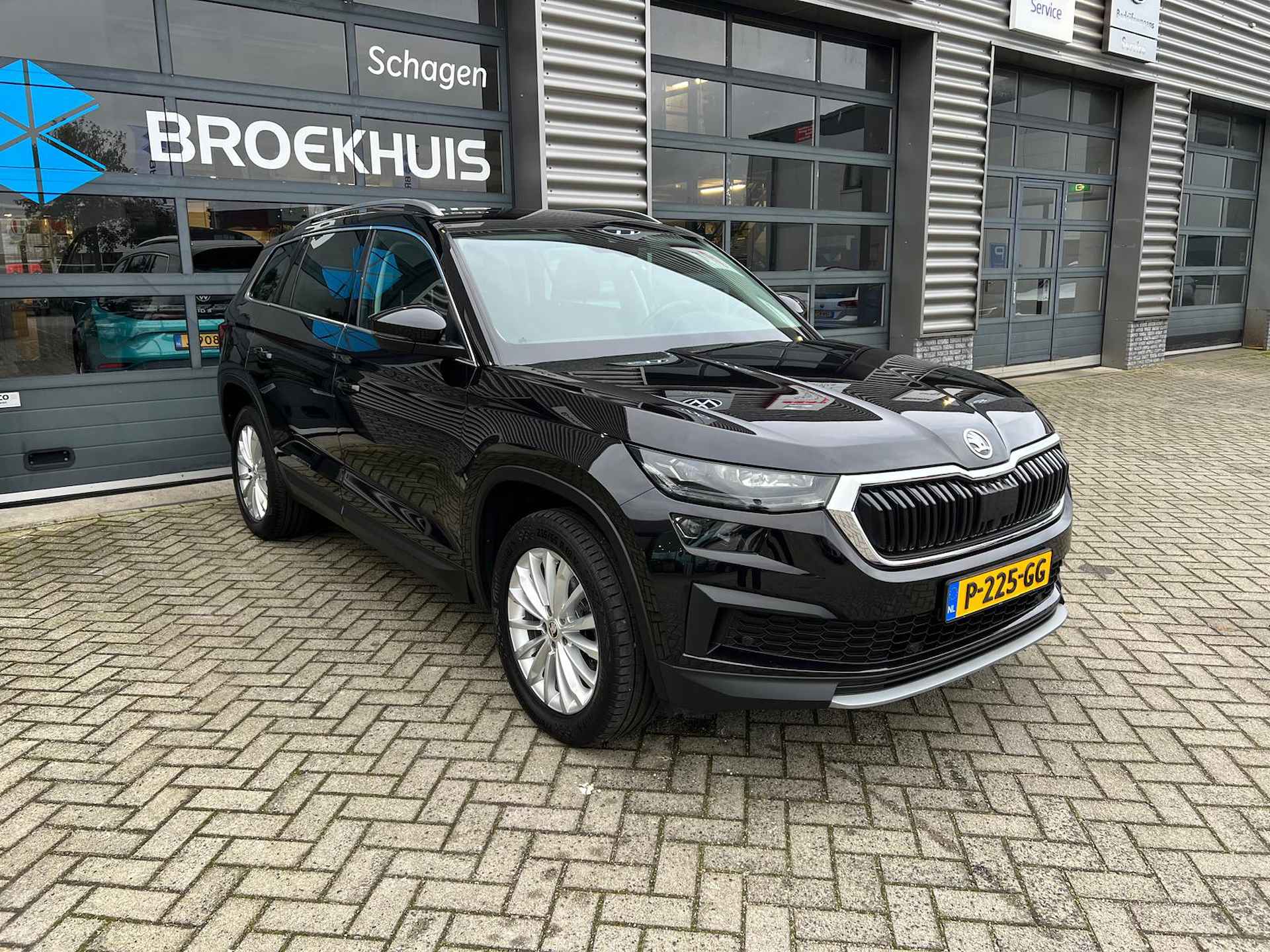 Škoda Kodiaq 1.5 TSI 150 pk Business Edition 7-DSG | Achteruitrijcamera | Keyless entry/start | Elektrische achterklep | - 4/38