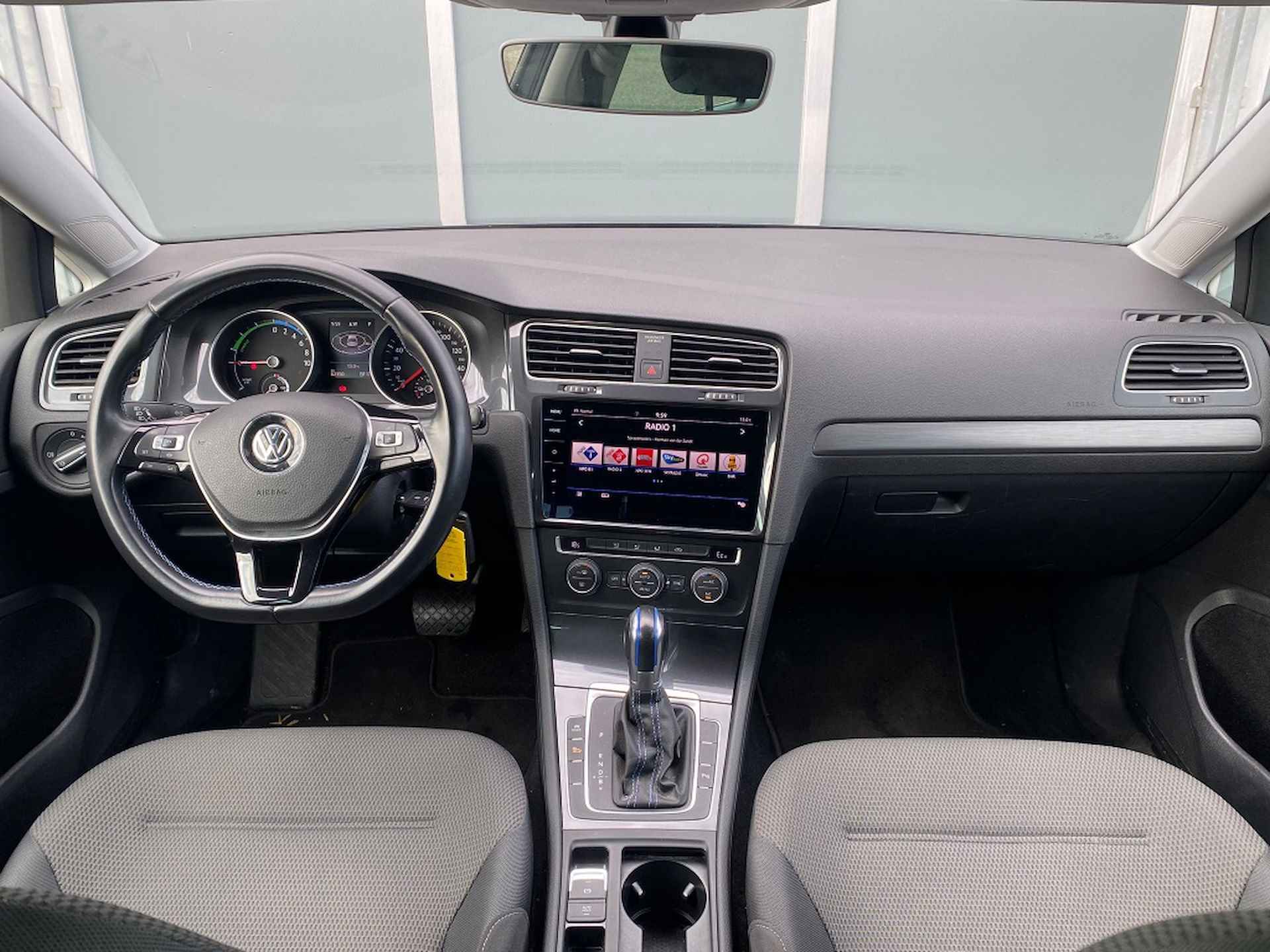 Volkswagen e-Golf GP 136pk Automaat  | 2.000 euro subsidie | Eerste eigenaar | - 8/38