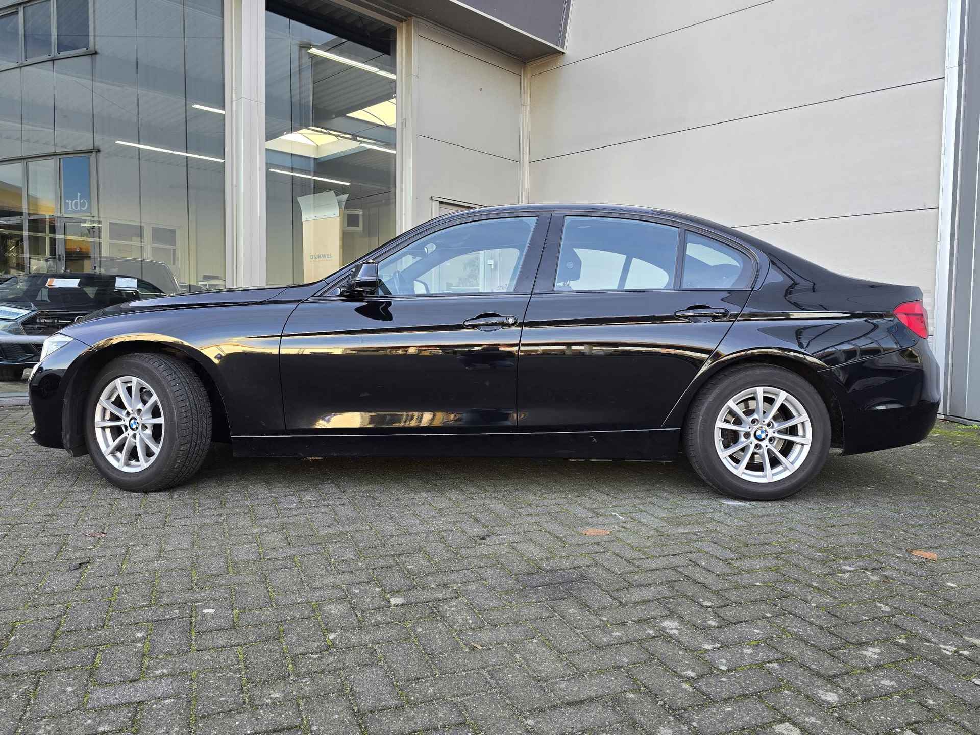 BMW 3-serie 318i Corporate Lease Executive - 8/21