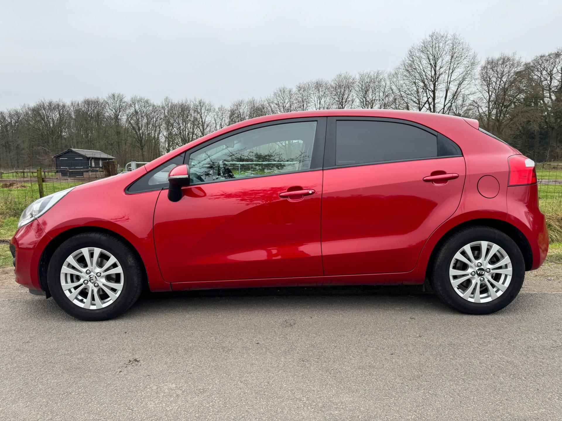 Kia Rio 1.2 CVVT World Cup Edition Plus dealer onderhouden met leder, 1ste eigenaar - 3/26