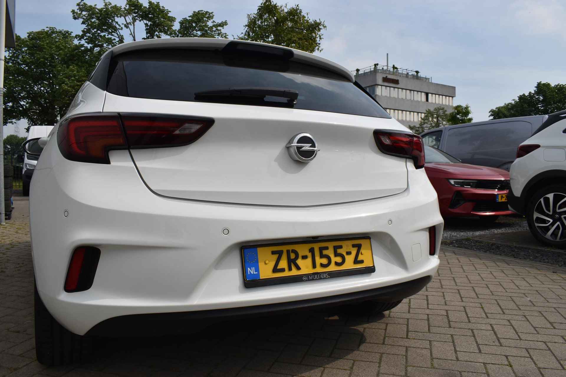 Opel Astra 1.4 Turbo Innovation NAVI / CAMERA / TREKHAAK / Schuif kantel dak - 20/47