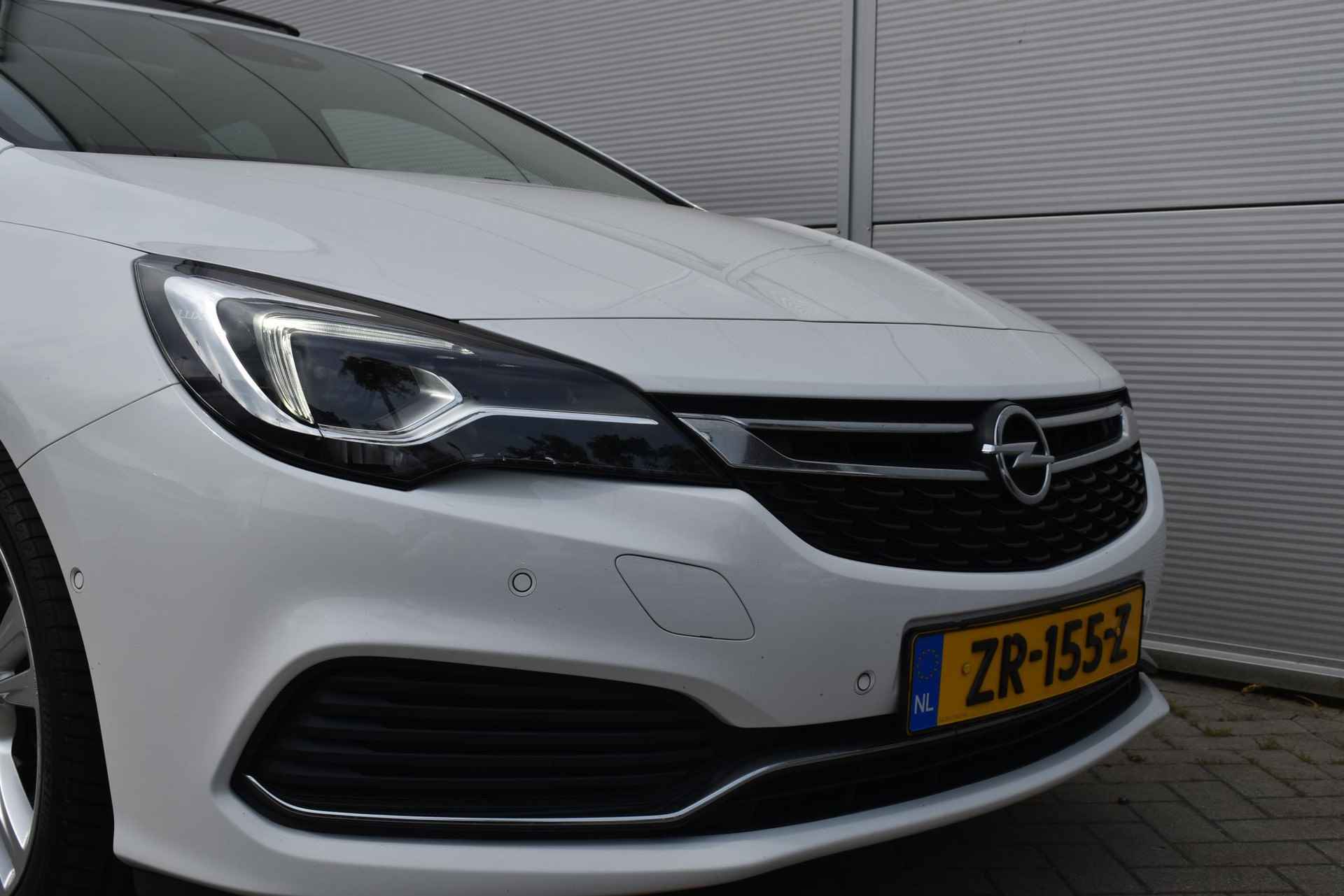 Opel Astra 1.4 Turbo Innovation NAVI / CAMERA / TREKHAAK / Schuif kantel dak - 26/47