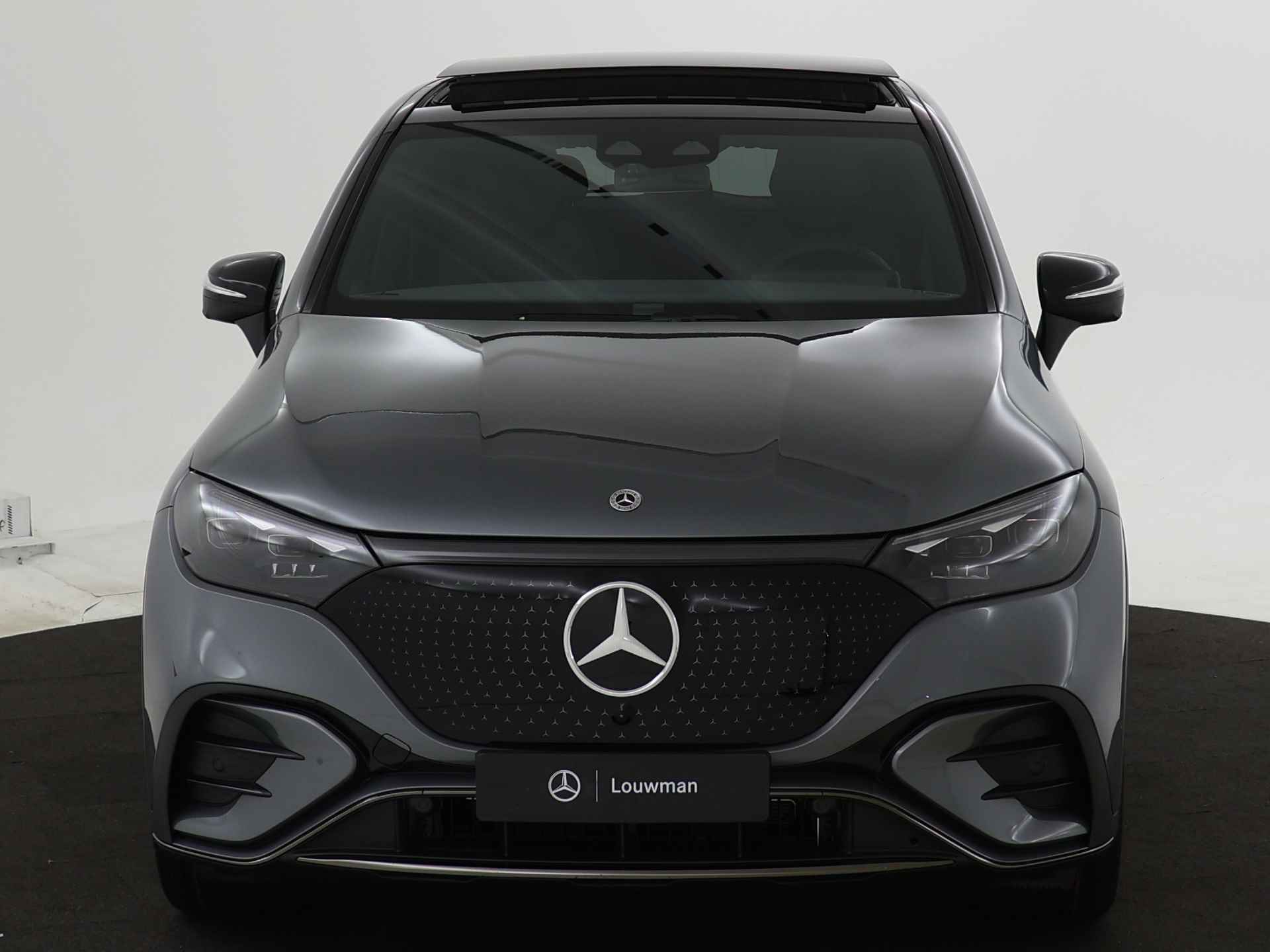 Mercedes-Benz EQE SUV 350+ AMG Line 91 kWh | Trekhaak | Nightpakket | Rijassistentiepakket Plus | USB-pakket plus | EASY PACK achterklep | Burmester® 3D-Surround sound system |  KEYLESS GO-comfortpakket | Parkeerpakket met 360°-camera | - 24/40