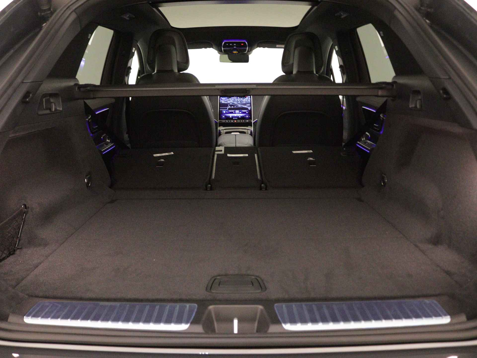 Mercedes-Benz EQE SUV 350+ AMG Line 91 kWh | Trekhaak | Nightpakket | Rijassistentiepakket Plus | USB-pakket plus | EASY PACK achterklep | Burmester® 3D-Surround sound system |  KEYLESS GO-comfortpakket | Parkeerpakket met 360°-camera | - 34/40