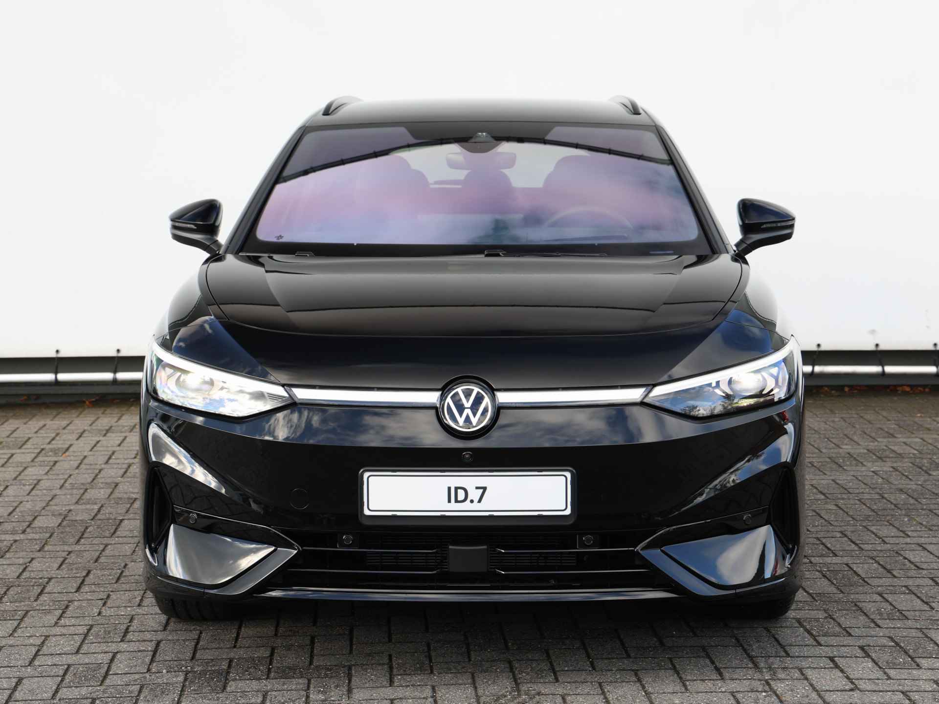 Volkswagen ID.7 Tourer Pro Business 77 kWh | Navigatie | Trekhaak | Head-up display | 20" velgen | Keyless | Led matrix | - 4/61