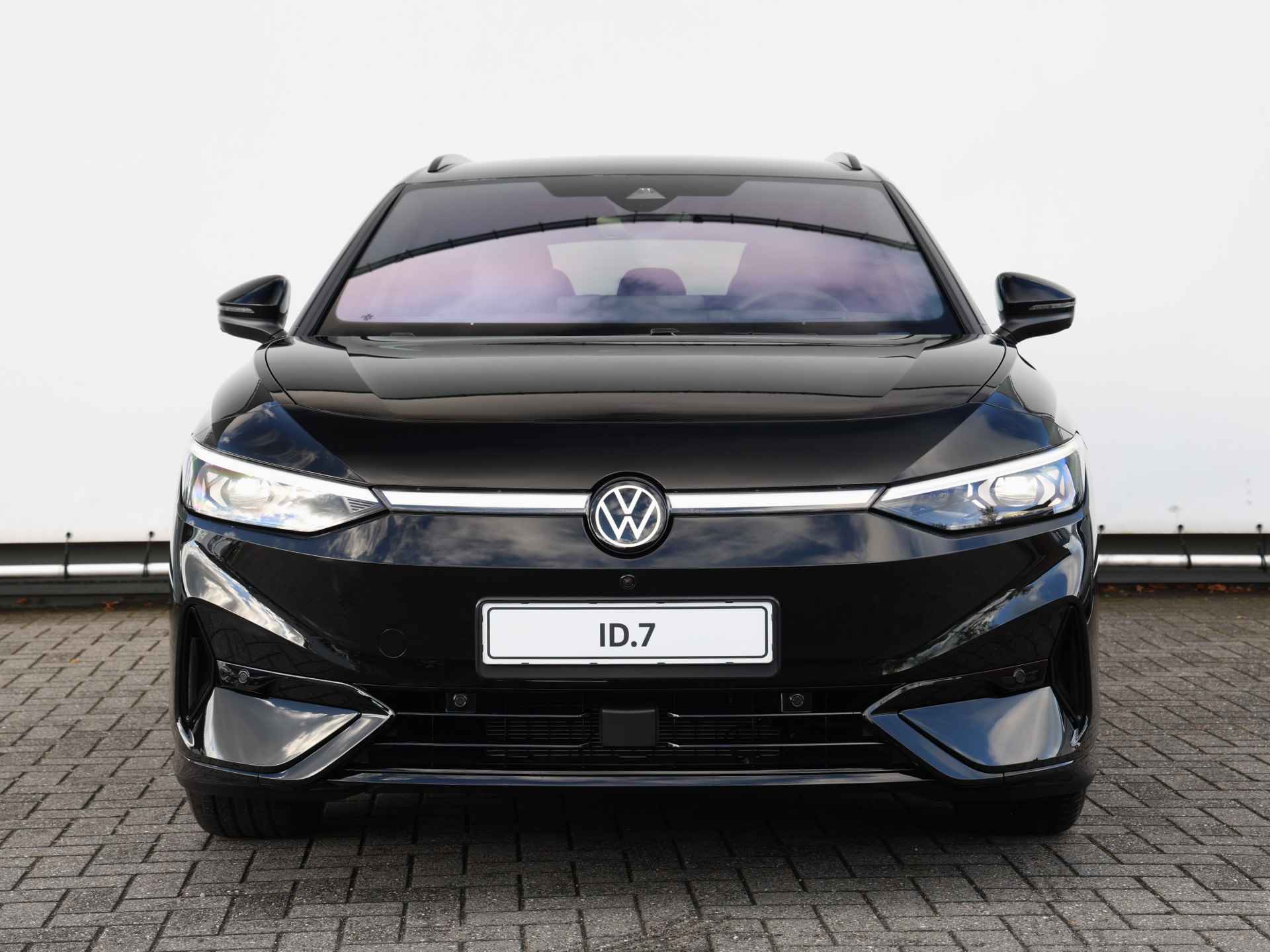 Volkswagen ID.7 Tourer Pro Business 77 kWh | Navigatie | Trekhaak | Head-up display | 20" velgen | Keyless | Led matrix | - 14/61