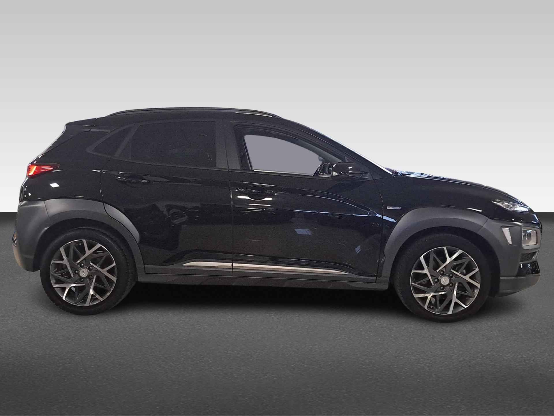 Hyundai KONA 1.6 GDI HEV Premium - 6/26