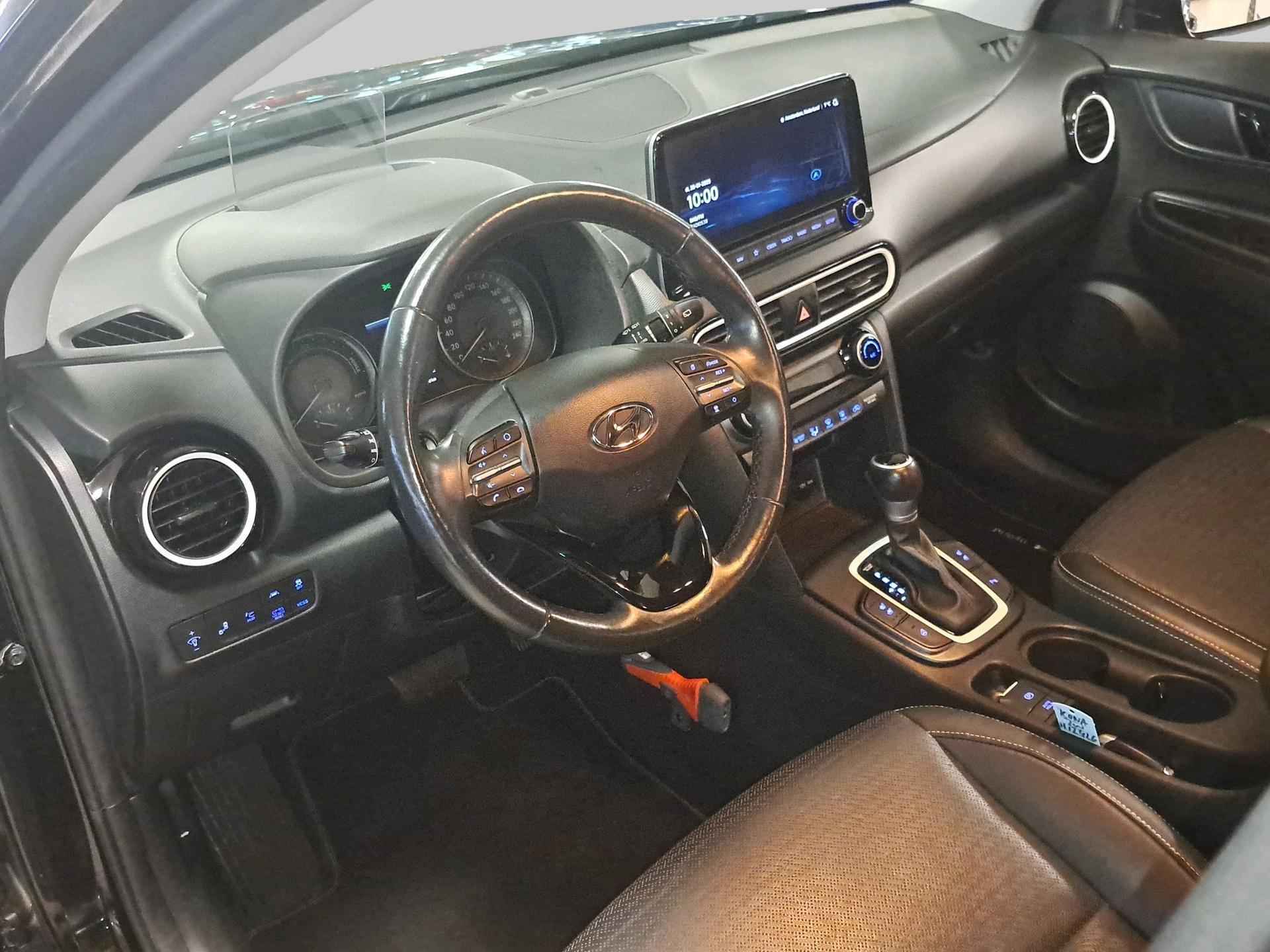 Hyundai KONA 1.6 GDI HEV Premium - 8/26