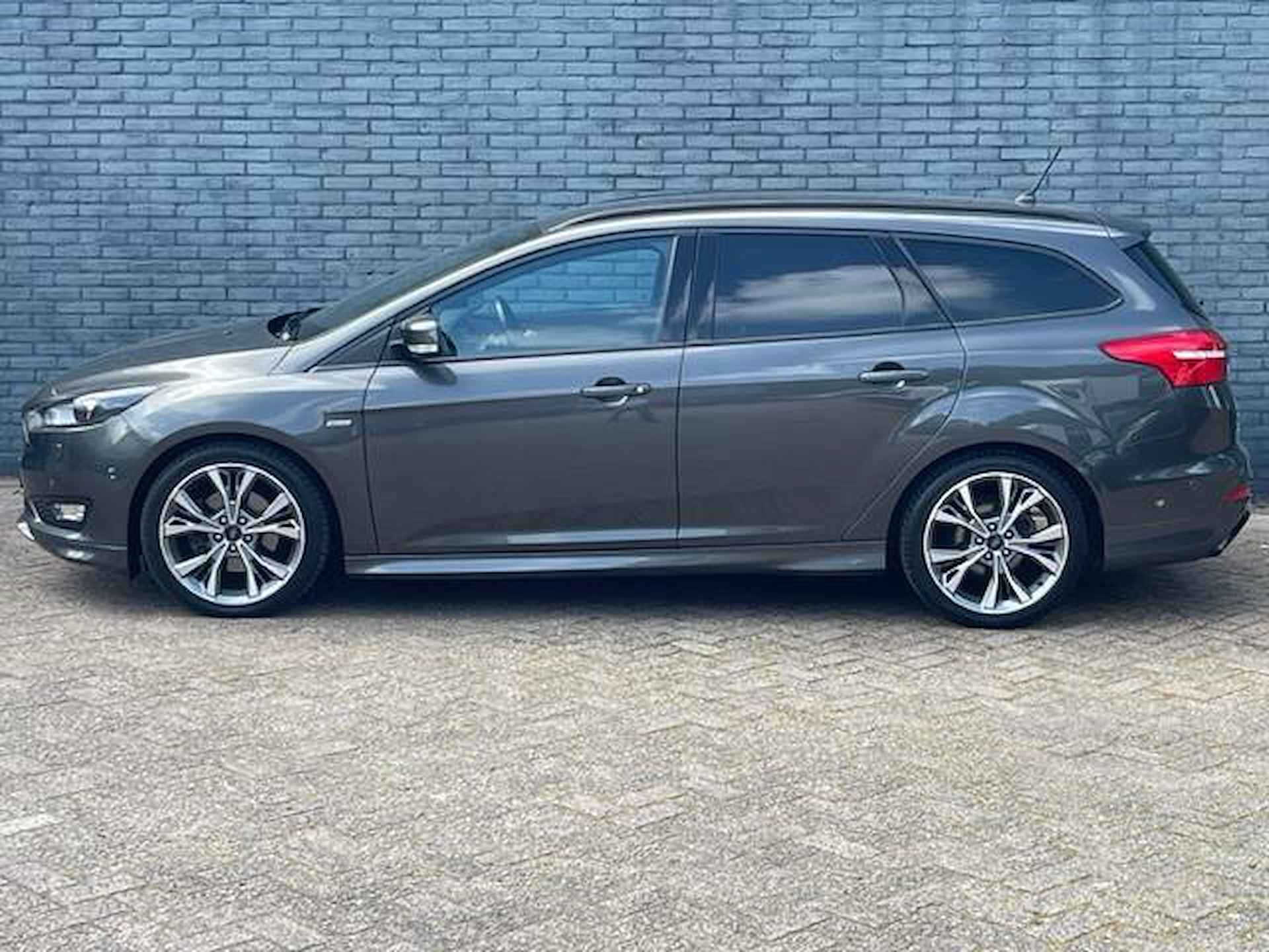 Ford FOCUS Wagon 1.5 ST-Line I incl. € 850,00 AFL.KOSTEN + BOVAG GARANTIE - 5/39