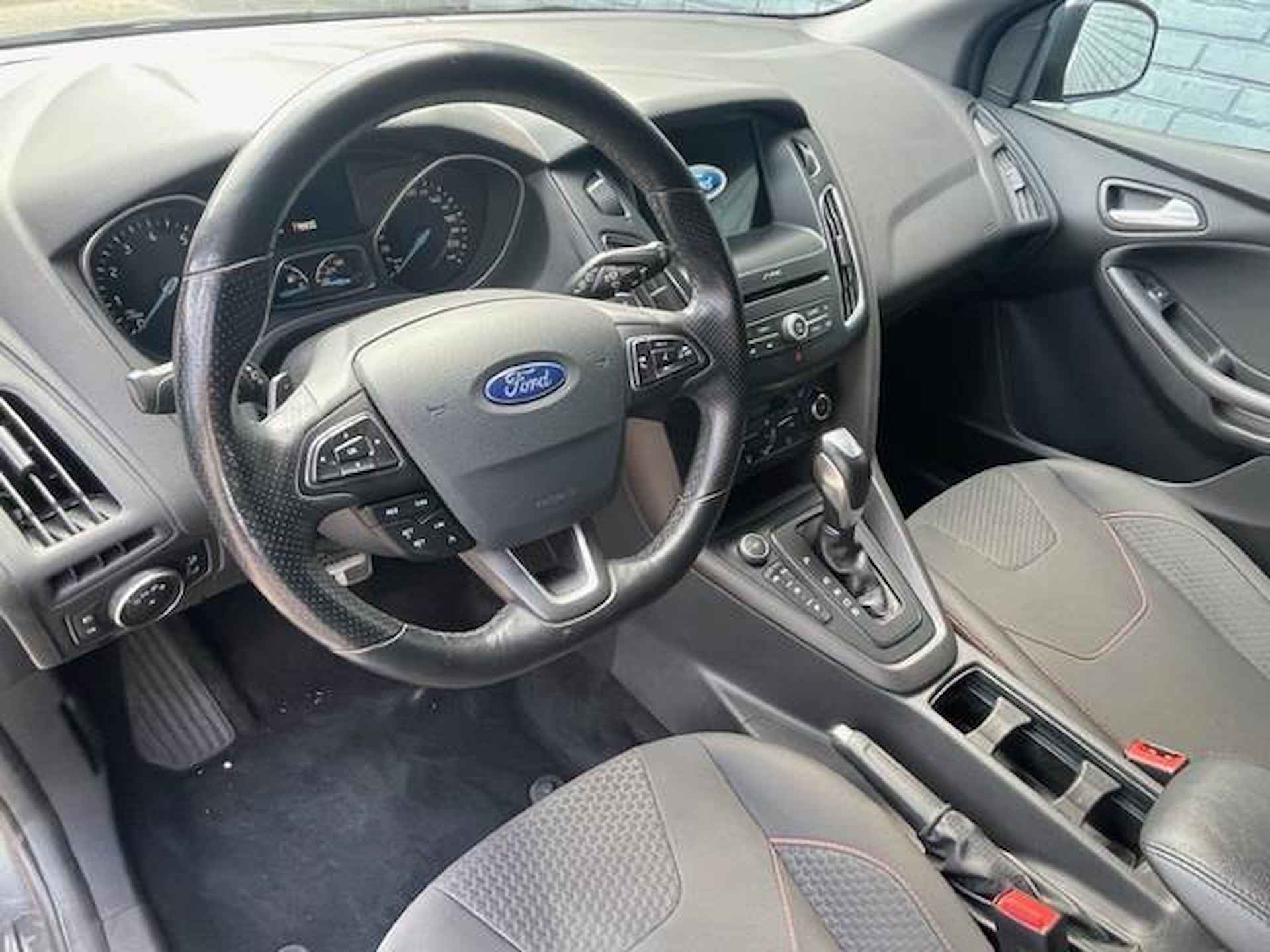 Ford FOCUS Wagon 1.5 ST-Line I incl. € 850,00 AFL.KOSTEN + BOVAG GARANTIE - 8/39