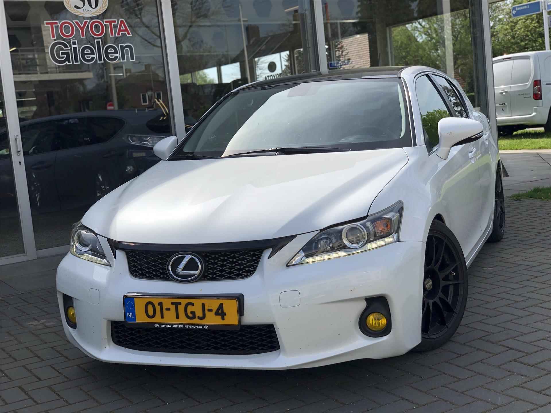 Lexus Ct 200h Business Line Pro F Sport Grill | Parkeercamera, Keyless, Cruise control, 18 inch, Privacy Glass, Zeer compleet! - 38/39