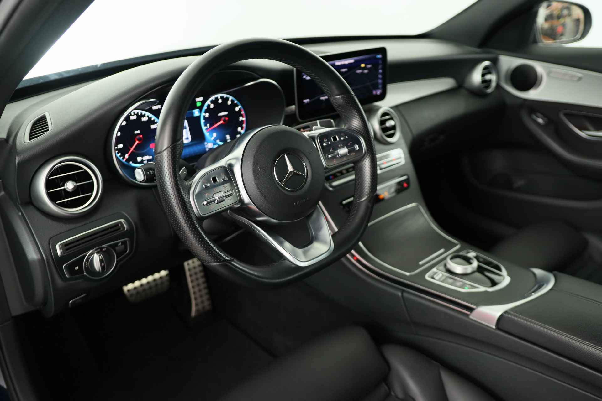 Mercedes-Benz C-Klasse 180 Premium Pack | AMG Line | Sportstoelen | LED | Camera | Stoelverwarming | Leder | Navi | Clima | Cruise | 18'' Lichtmetalen - 8/50