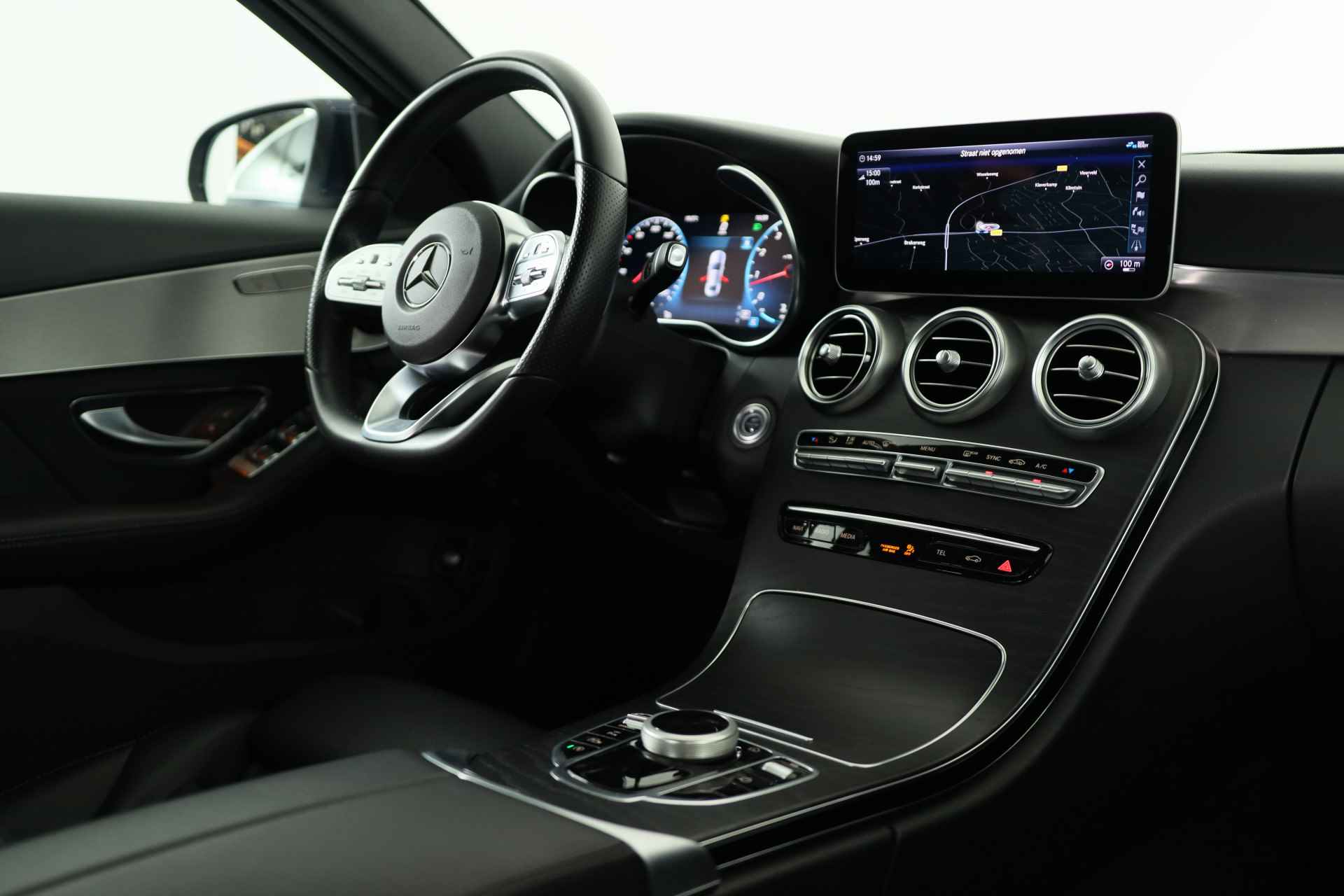 Mercedes-Benz C-Klasse 180 Premium Pack | AMG Line | Sportstoelen | LED | Camera | Stoelverwarming | Leder | Navi | Clima | Cruise | 18'' Lichtmetalen - 35/50