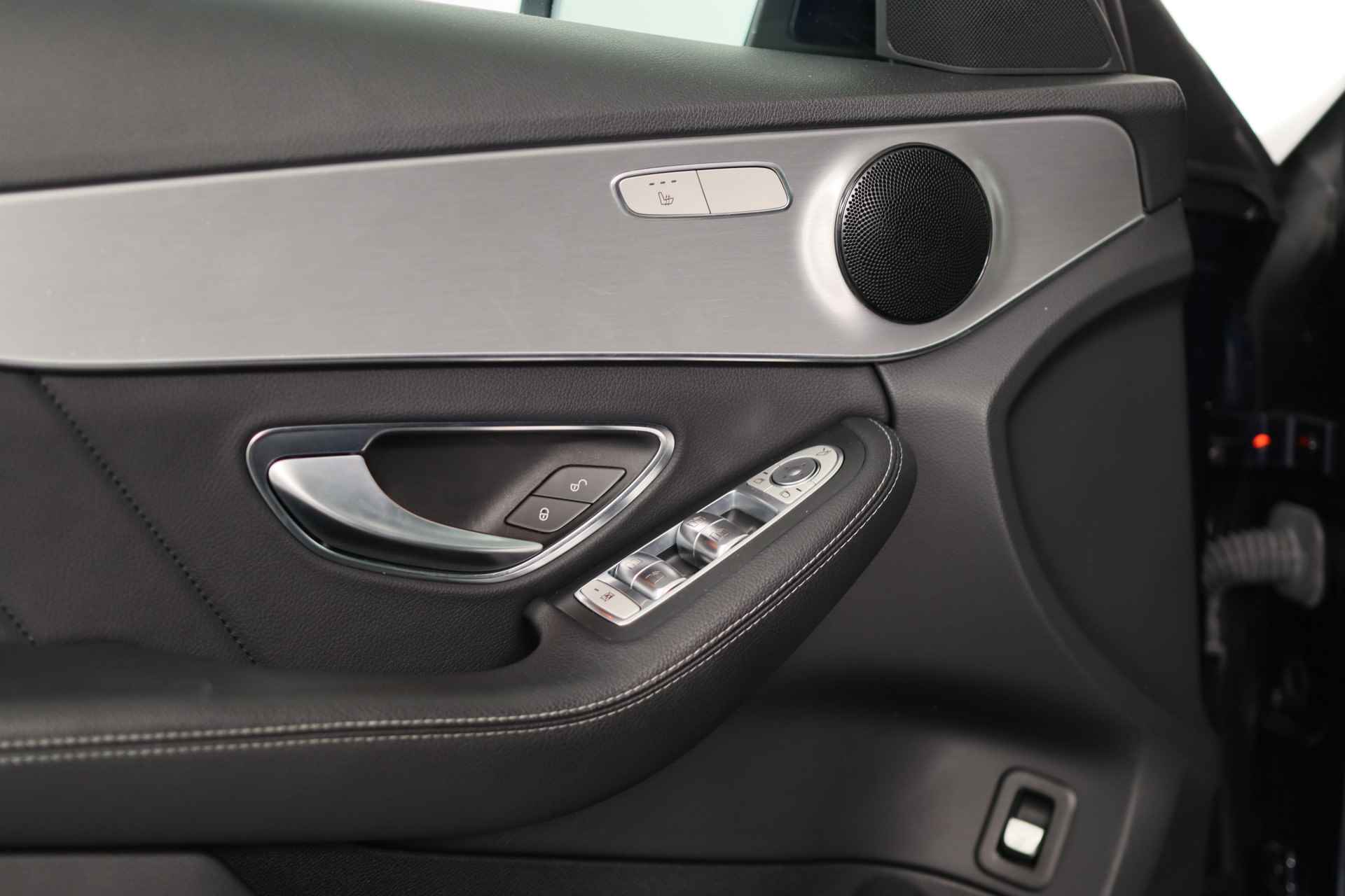 Mercedes-Benz C-Klasse 180 Premium Pack | AMG Line | Sportstoelen | LED | Camera | Stoelverwarming | Leder | Navi | Clima | Cruise | 18'' Lichtmetalen - 36/50